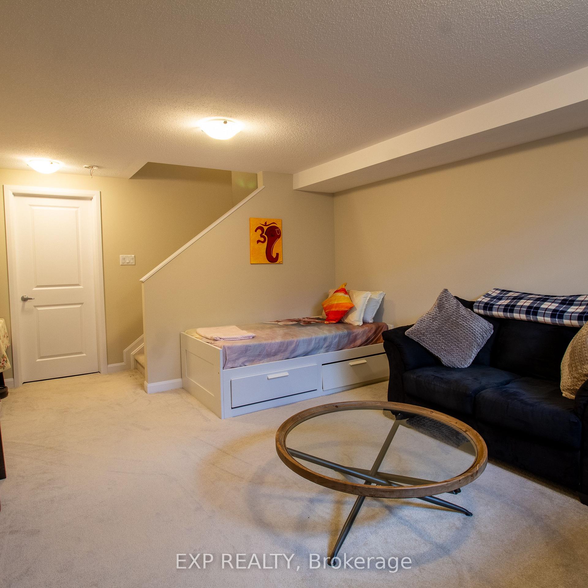 Photo 14 of 231 Bending Way, Ottawa, Barrhaven - Hearts Desire — HOMEH