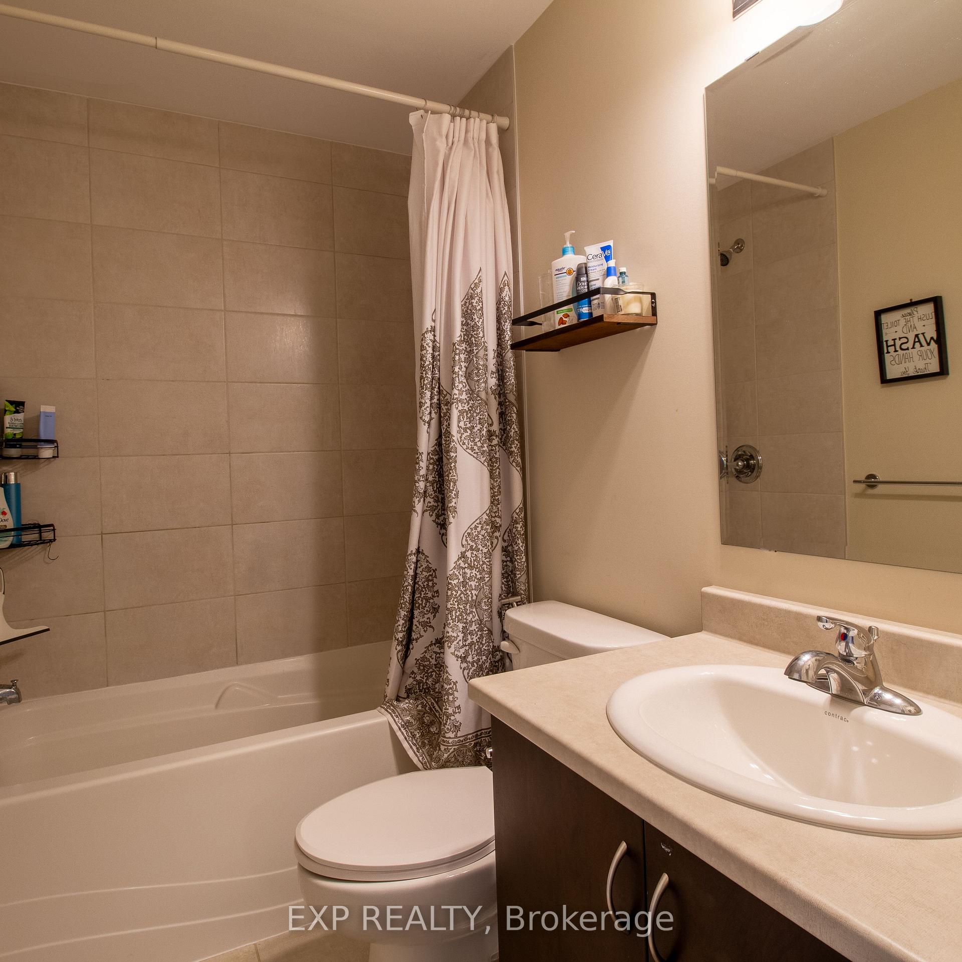 Photo 23 of 231 Bending Way, Ottawa, Barrhaven - Hearts Desire — HOMEH
