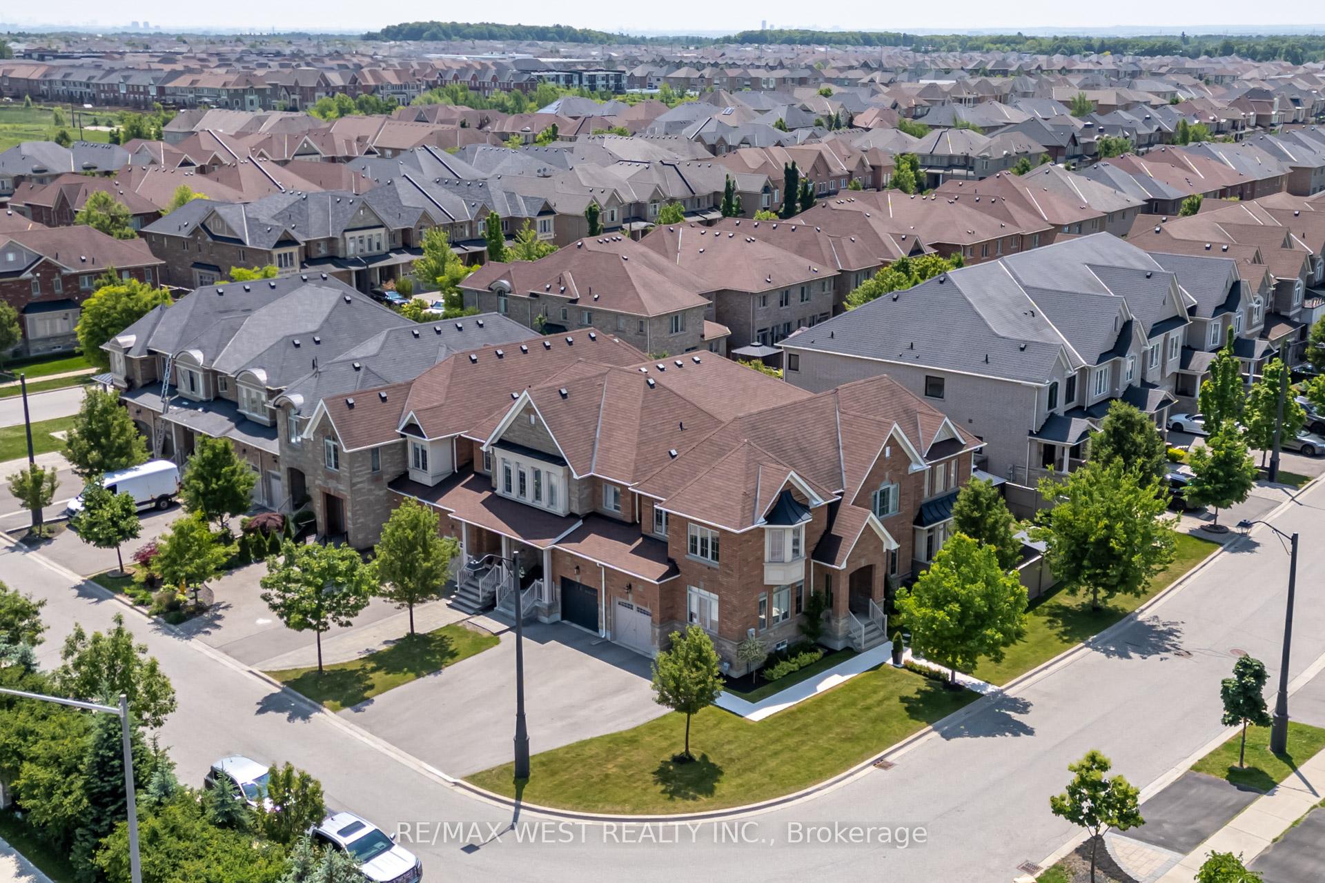Photo 7 of 177 Wardlaw Place, Vaughan, Vellore Village — HOMEH