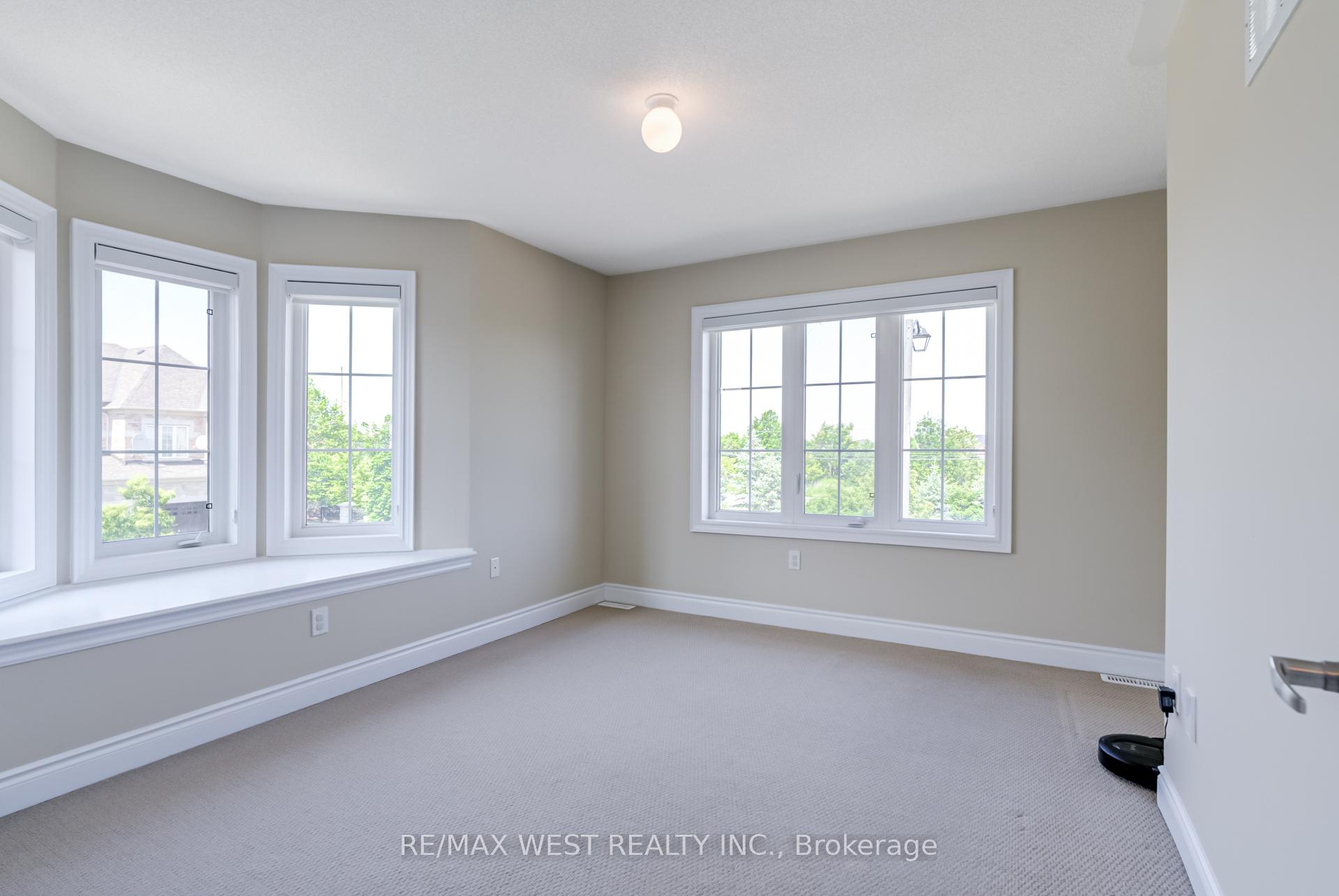 Photo 32 of 177 Wardlaw Place, Vaughan, Vellore Village — HOMEH