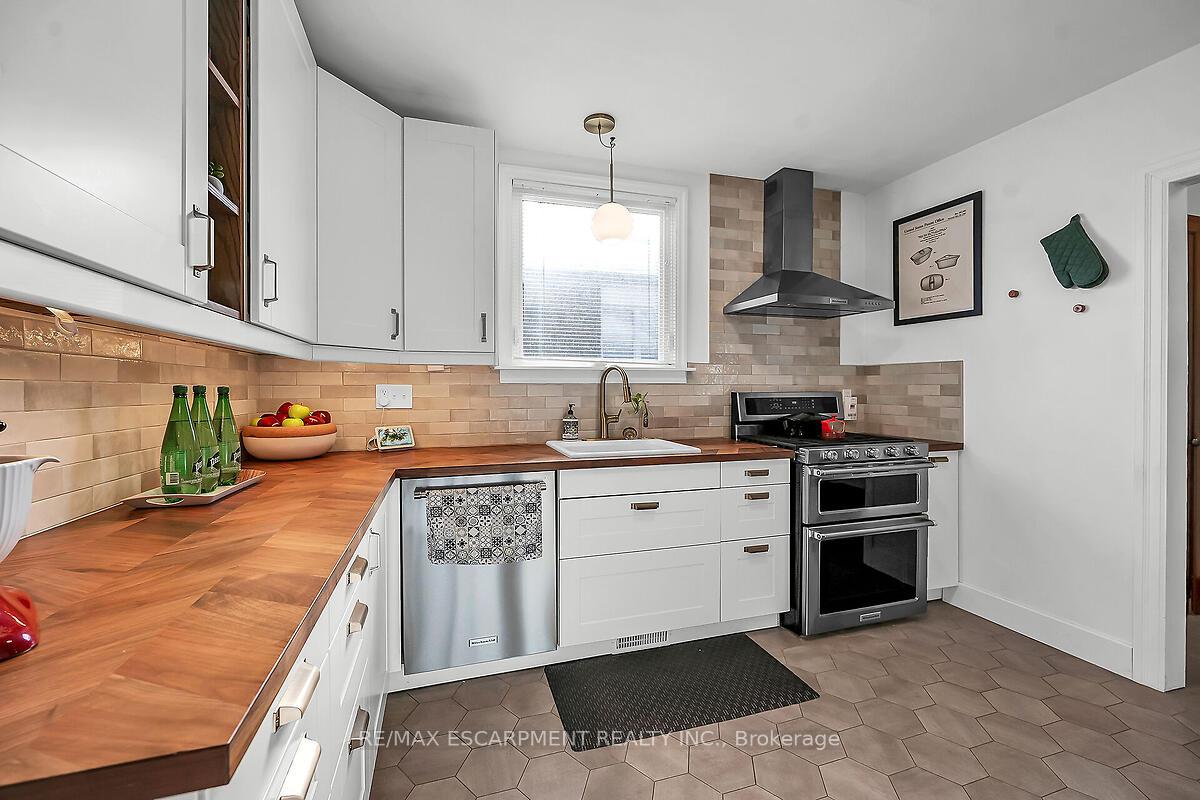 Photo 9 of 168 Mill Street, Kitchener — HOMEH