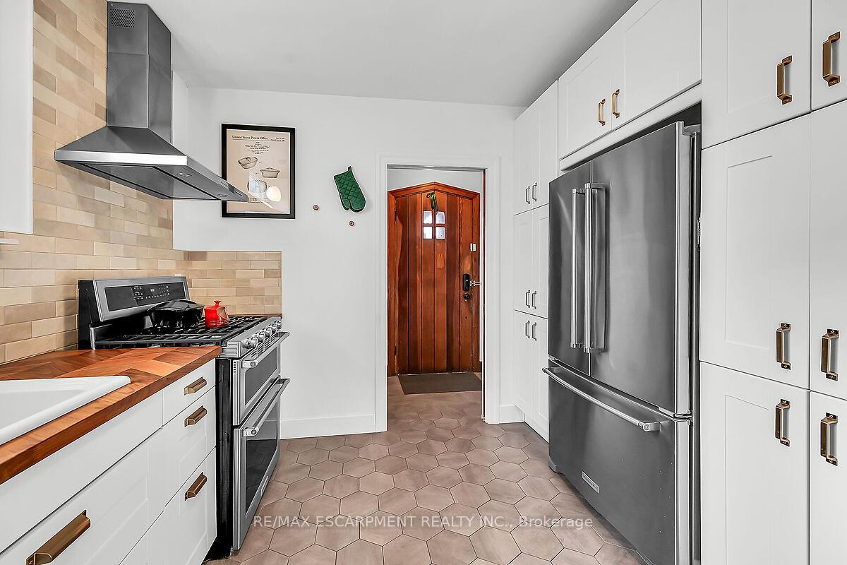 Photo 3 of 168 Mill Street, Kitchener — HOMEH