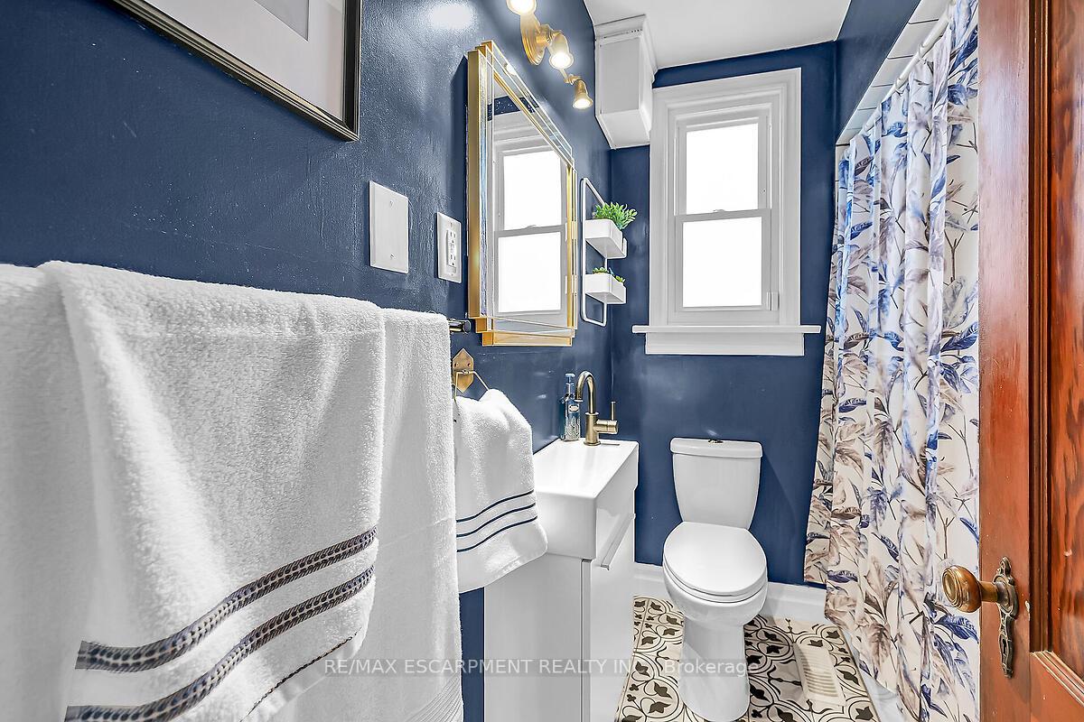 Photo 17 of 168 Mill Street, Kitchener — HOMEH