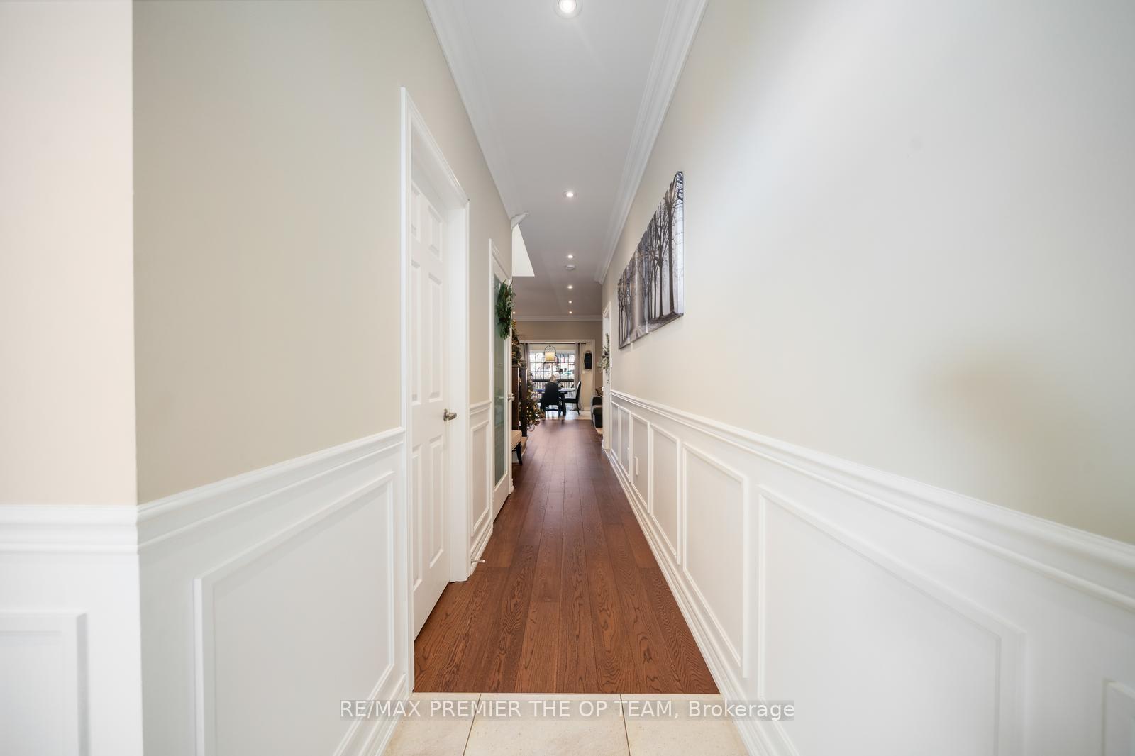 Photo 4 of 78 Gentile Circle, Vaughan, Elder Mills — HOMEH