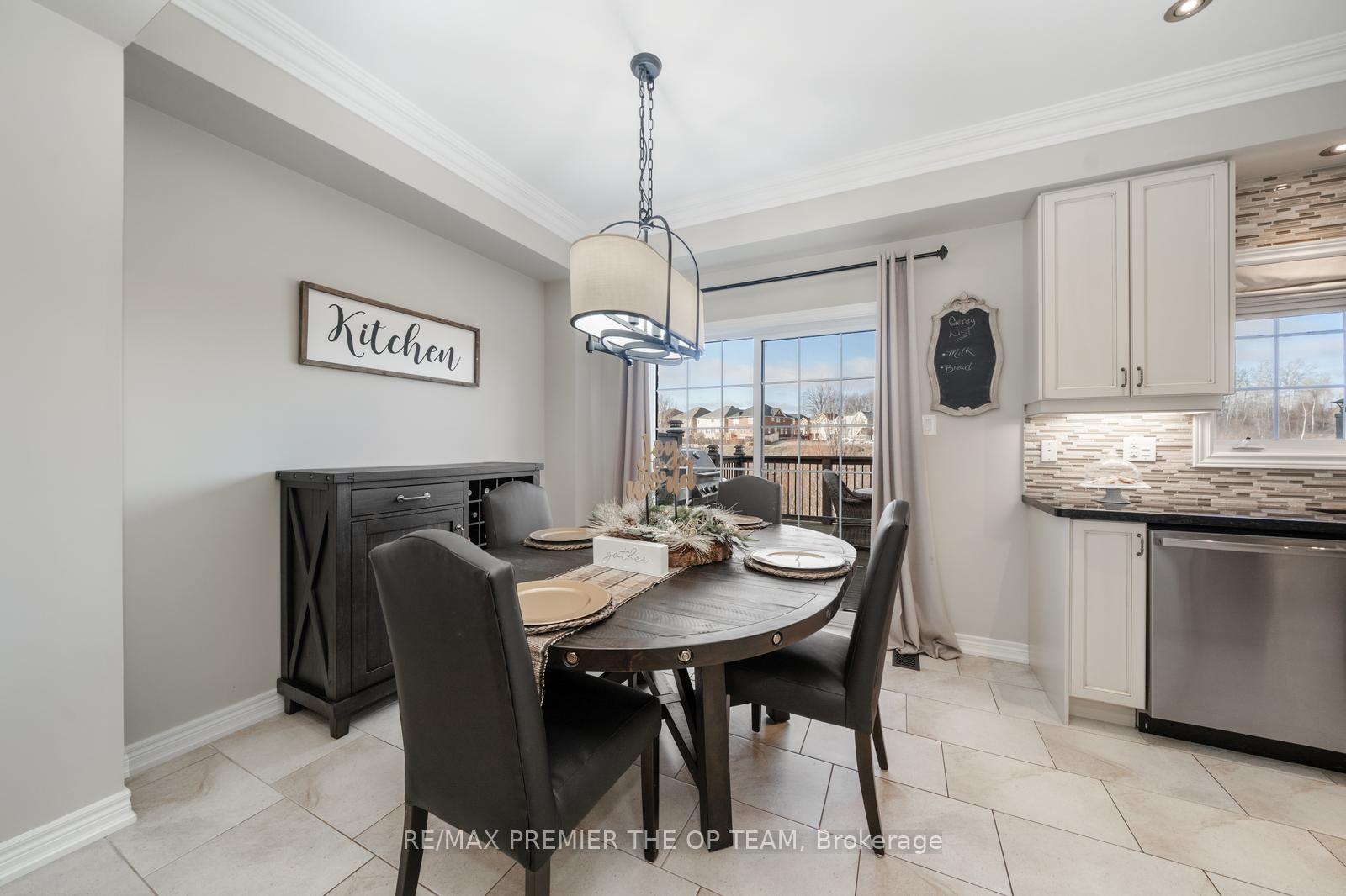 Photo 8 of 78 Gentile Circle, Vaughan, Elder Mills — HOMEH