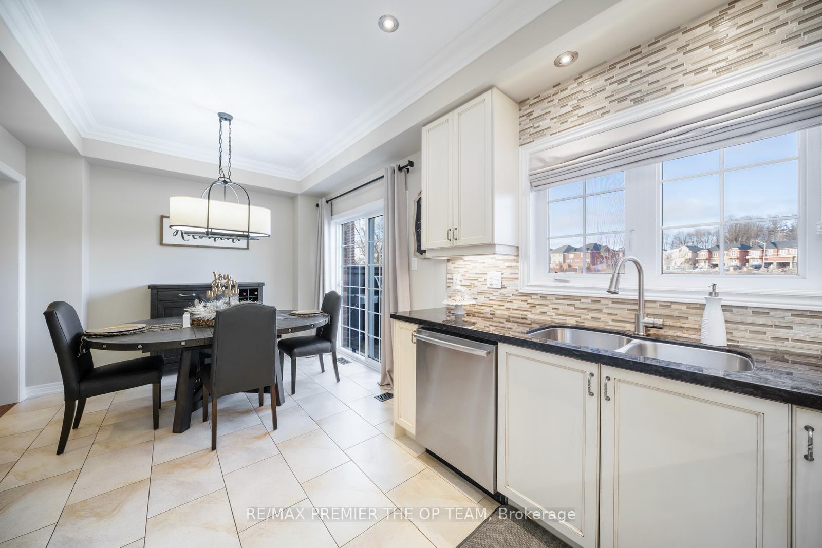 Photo 18 of 78 Gentile Circle, Vaughan, Elder Mills — HOMEH