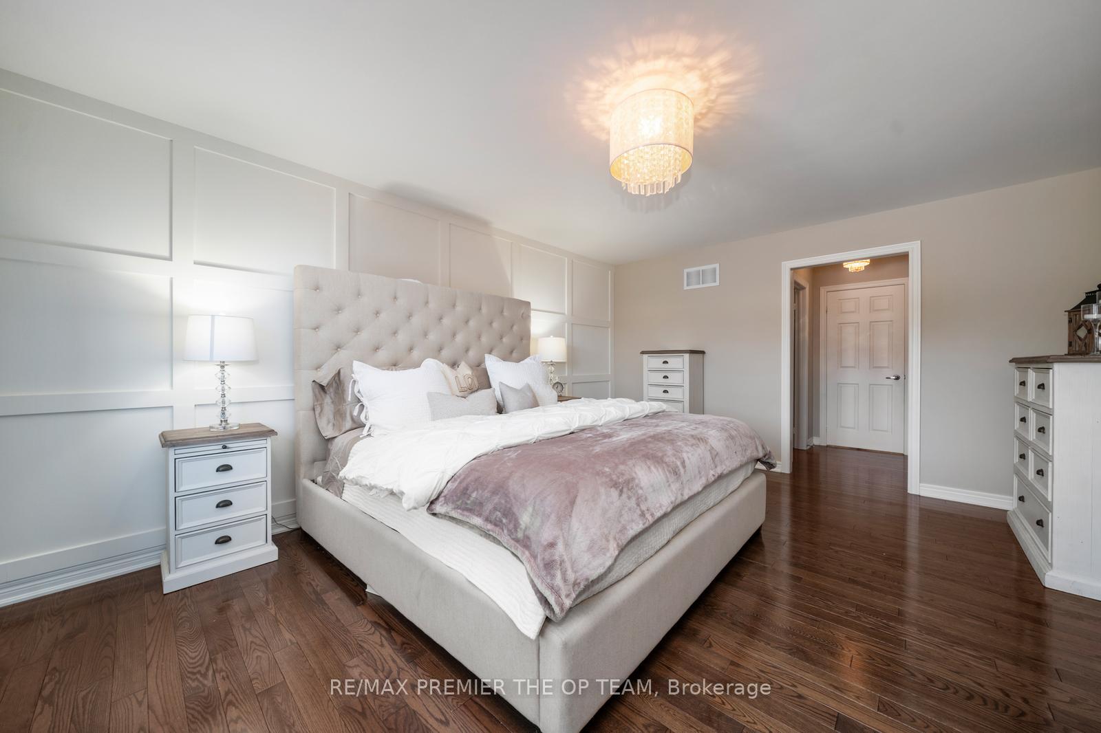 Photo 13 of 78 Gentile Circle, Vaughan, Elder Mills — HOMEH