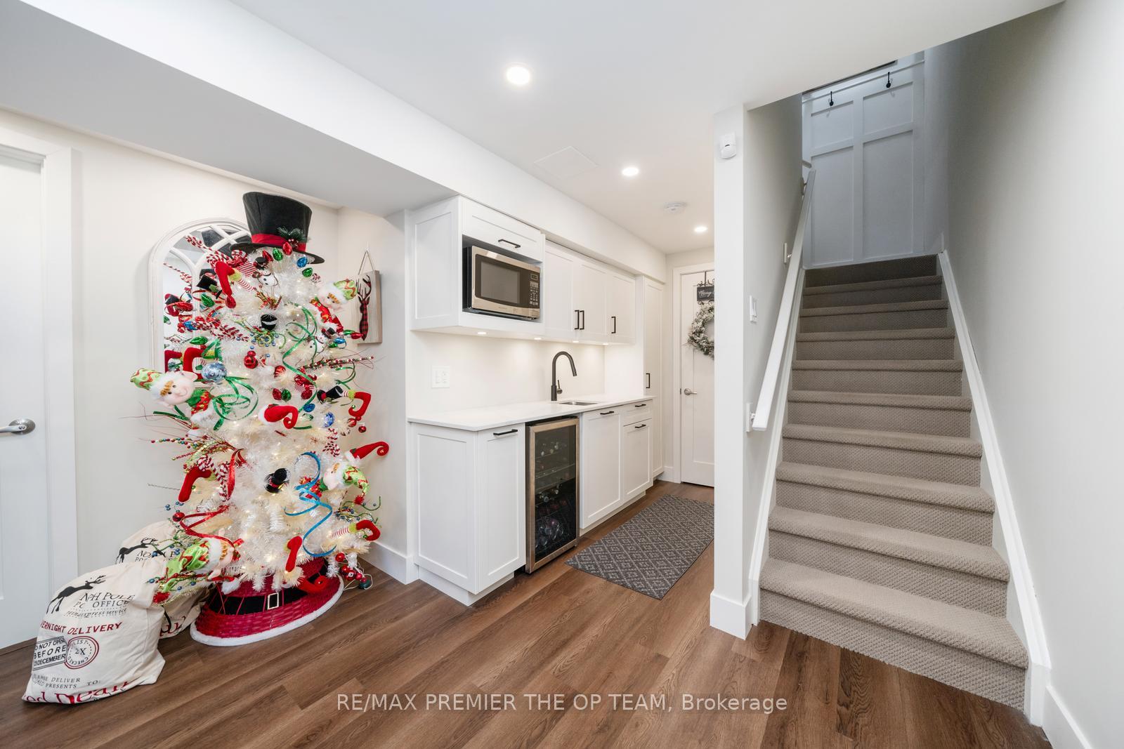 Photo 23 of 78 Gentile Circle, Vaughan, Elder Mills — HOMEH