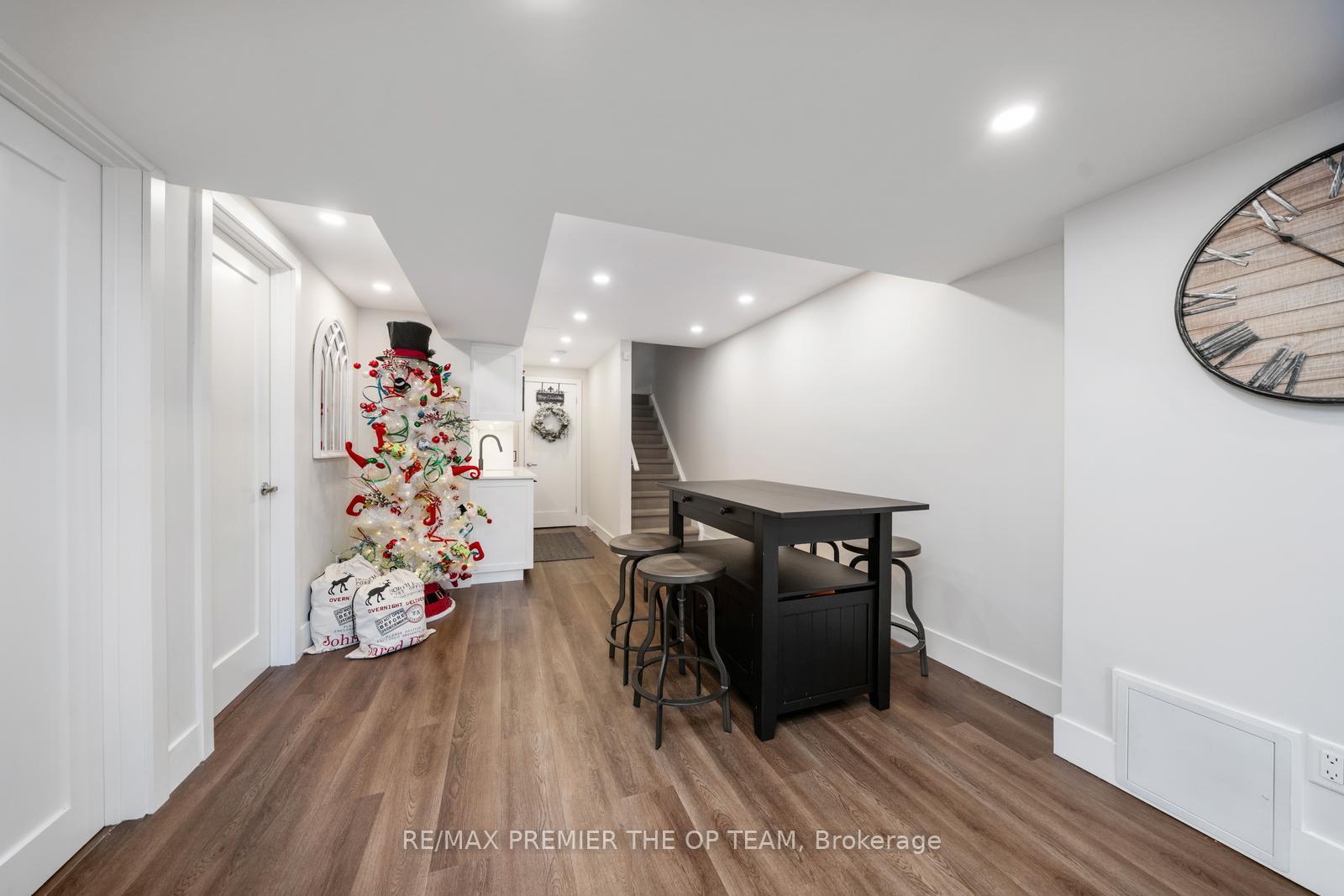 Photo 25 of 78 Gentile Circle, Vaughan, Elder Mills — HOMEH