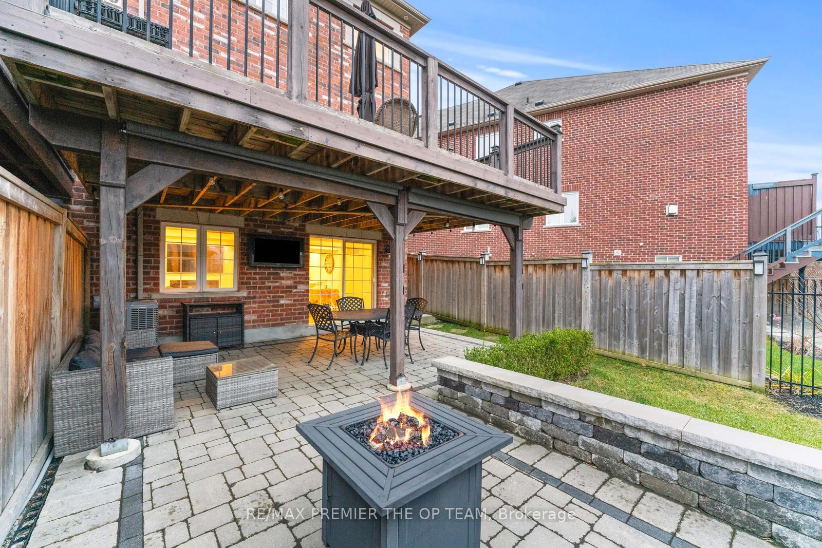 Photo 40 of 78 Gentile Circle, Vaughan, Elder Mills — HOMEH