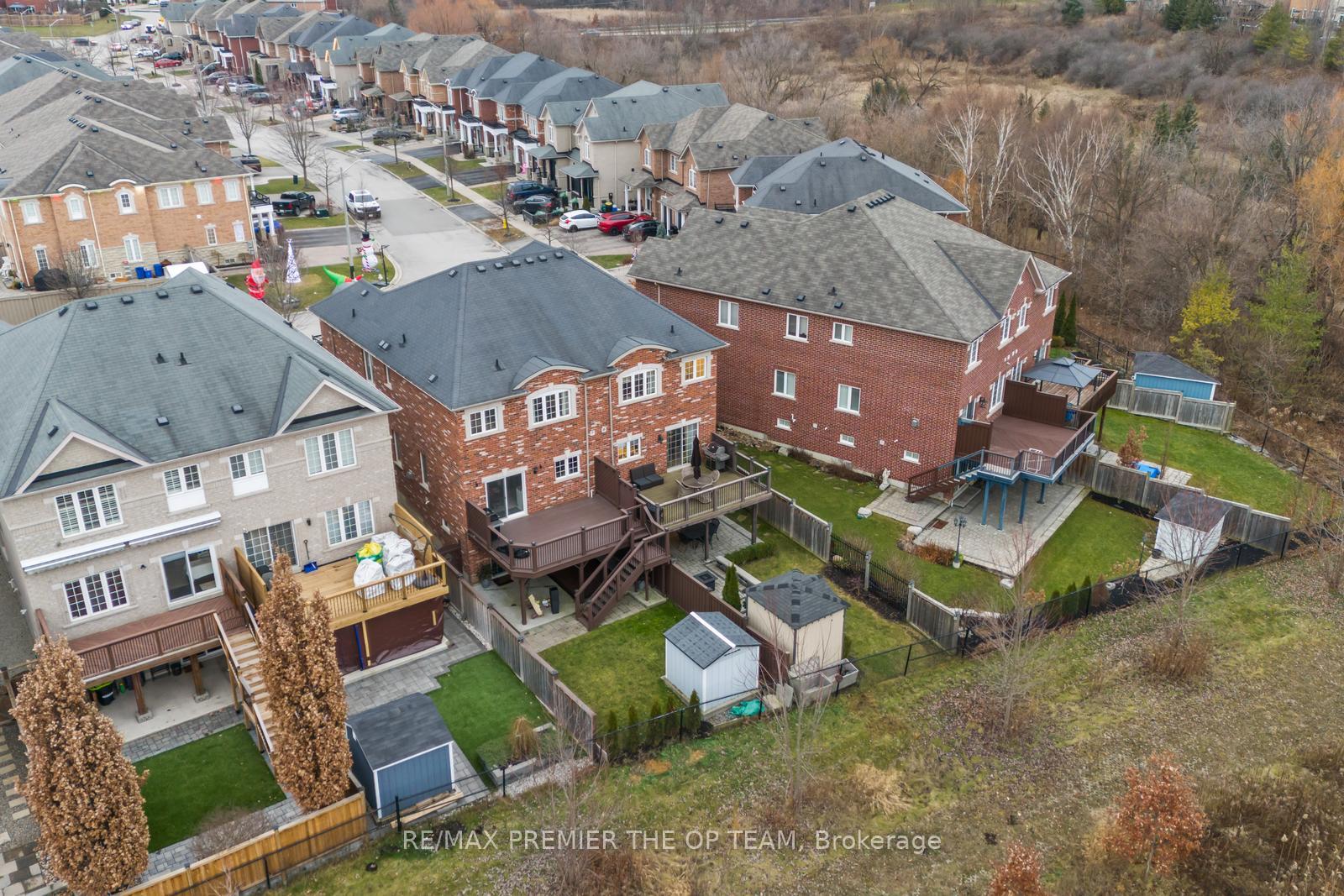 Photo 33 of 78 Gentile Circle, Vaughan, Elder Mills — HOMEH