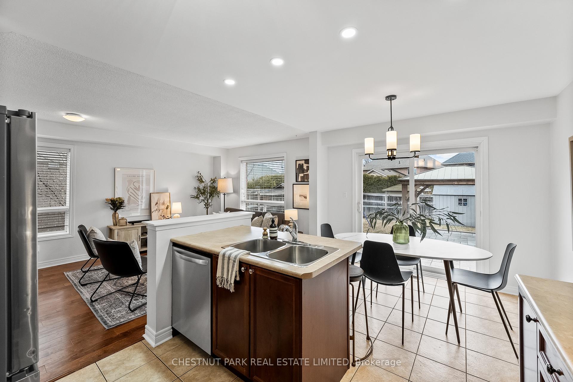 Photo 5 of 3 Bolster Lane, Uxbridge — HOMEH