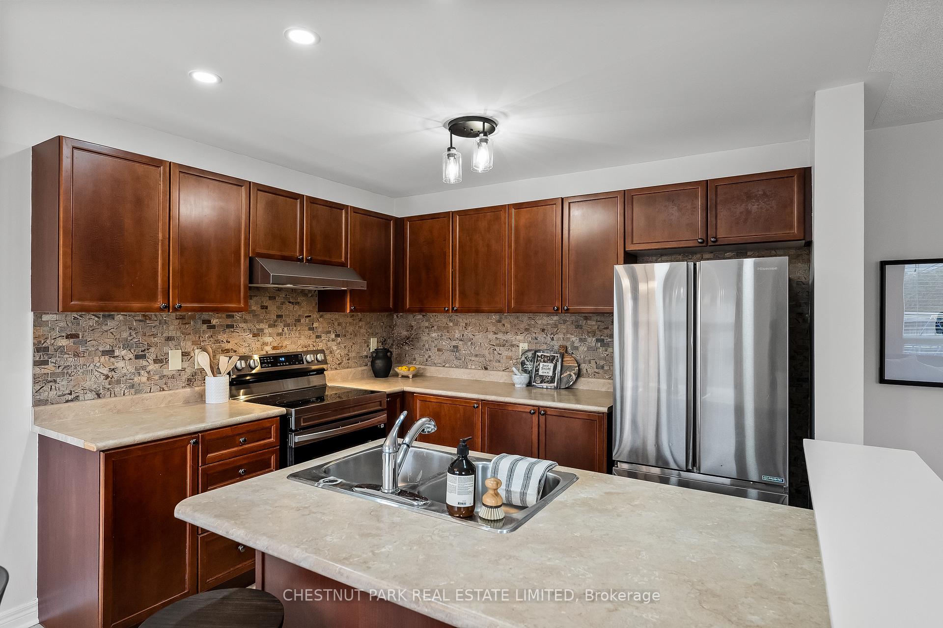 Photo 10 of 3 Bolster Lane, Uxbridge — HOMEH