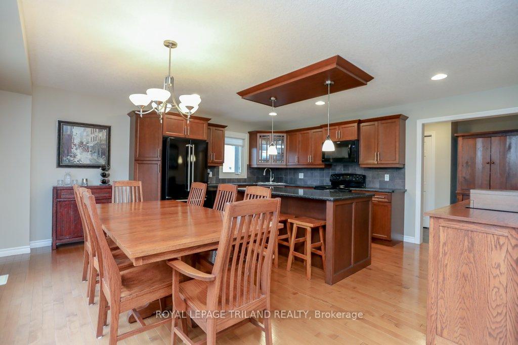 Photo 5 of 22 Kensington Court, St. Thomas — HOMEH