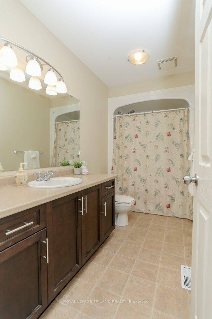 Photo 10 of 22 Kensington Court, St. Thomas — HOMEH