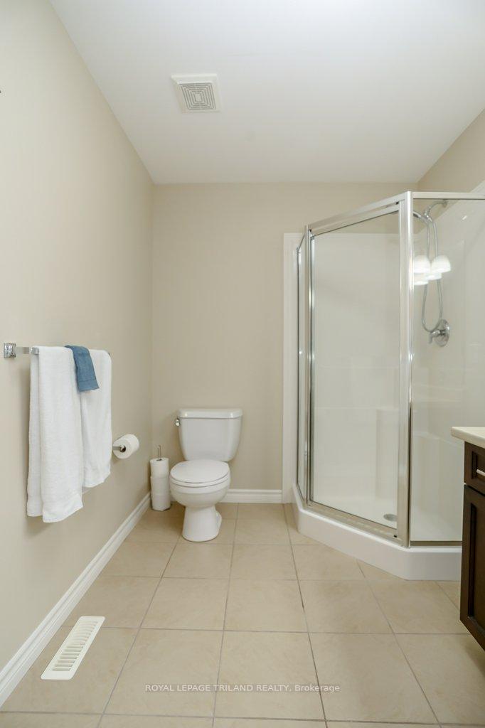 Photo 11 of 22 Kensington Court, St. Thomas — HOMEH
