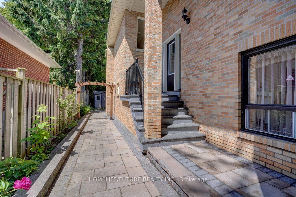 Photo 2 of 554 Rougemount Drive, Pickering, Rosebank — HOMEH