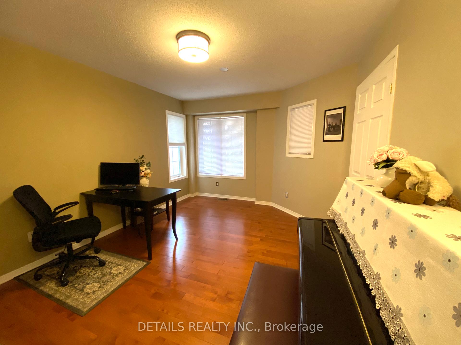 Photo 8 of 8 Whitestone Drive, Ottawa, Central Park — HOMEH