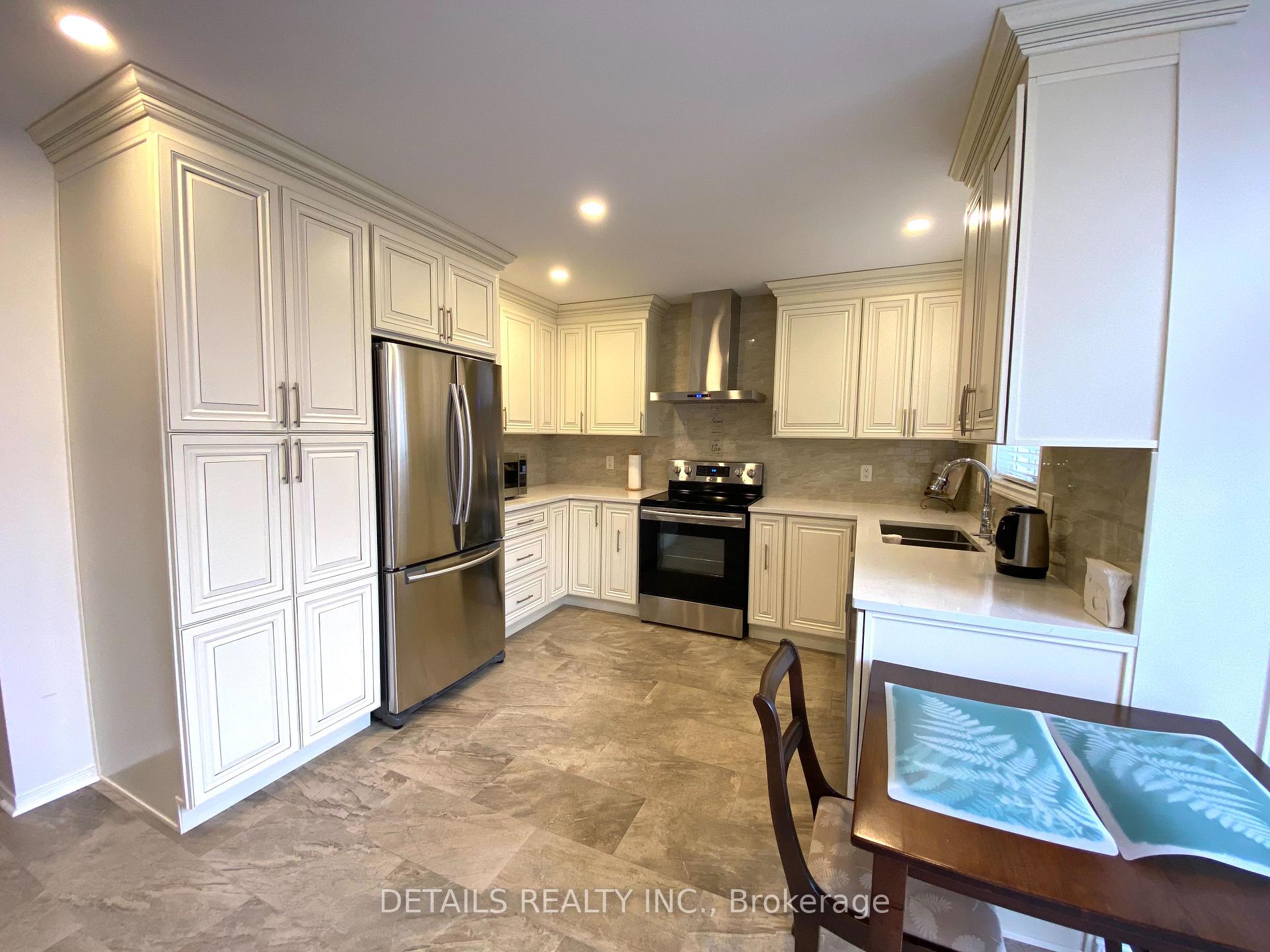 Photo 10 of 8 Whitestone Drive, Ottawa, Central Park — HOMEH