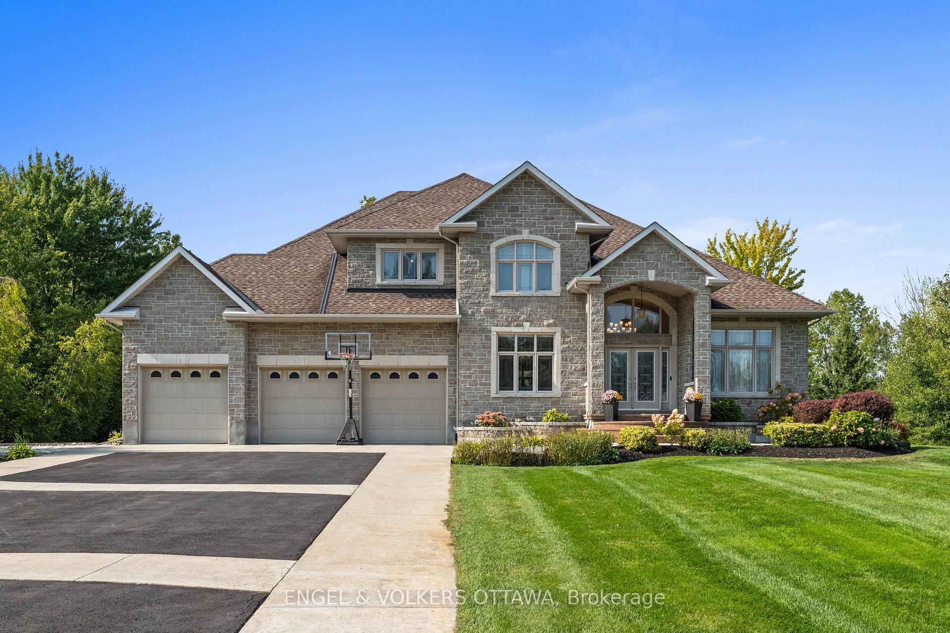 Photo 1 of 1028 Rick Hansen Crescent, Ottawa, Greely — HOMEH