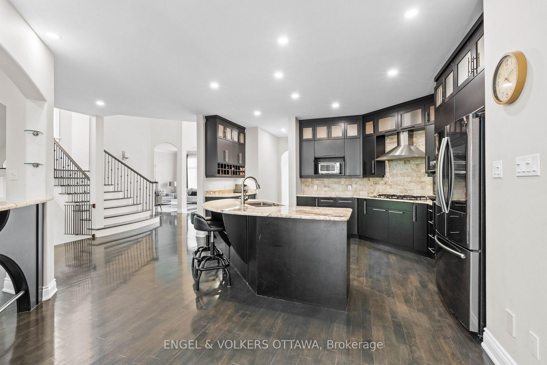 Photo 9 of 1028 Rick Hansen Crescent, Ottawa, Greely — HOMEH