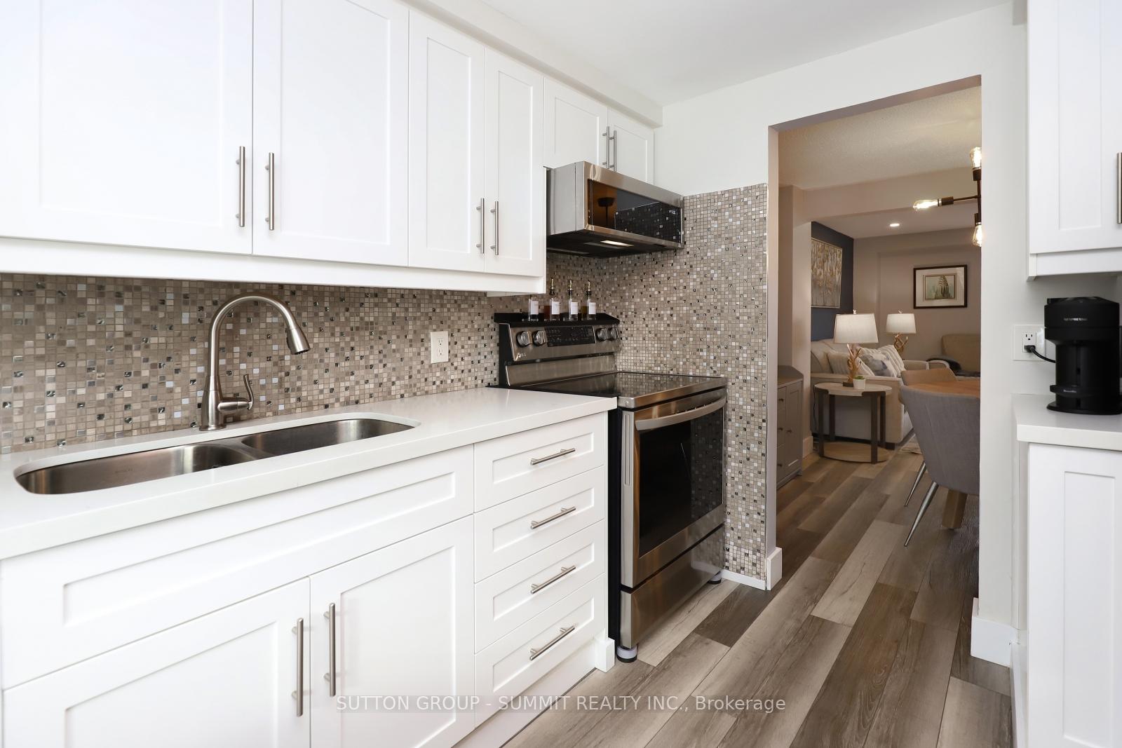 Photo 5 of 452 Boettger Place, Waterloo, Lincoln Village — HOMEH