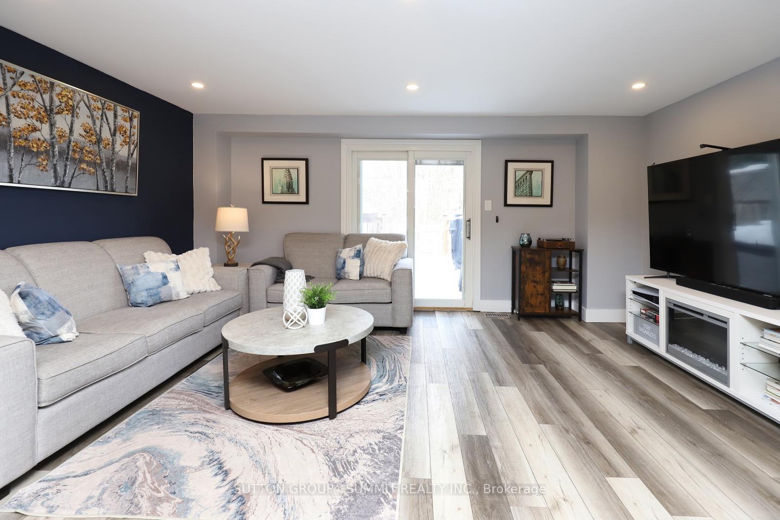Photo 17 of 452 Boettger Place, Waterloo, Lincoln Village — HOMEH