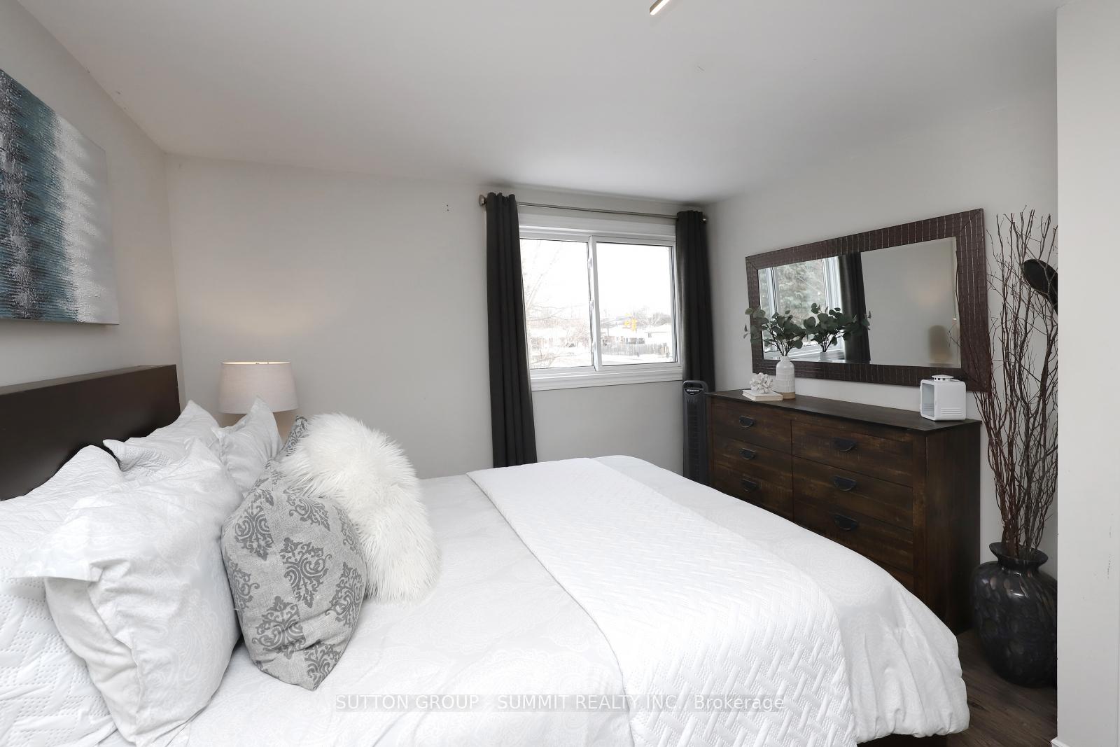 Photo 19 of 452 Boettger Place, Waterloo, Lincoln Village — HOMEH