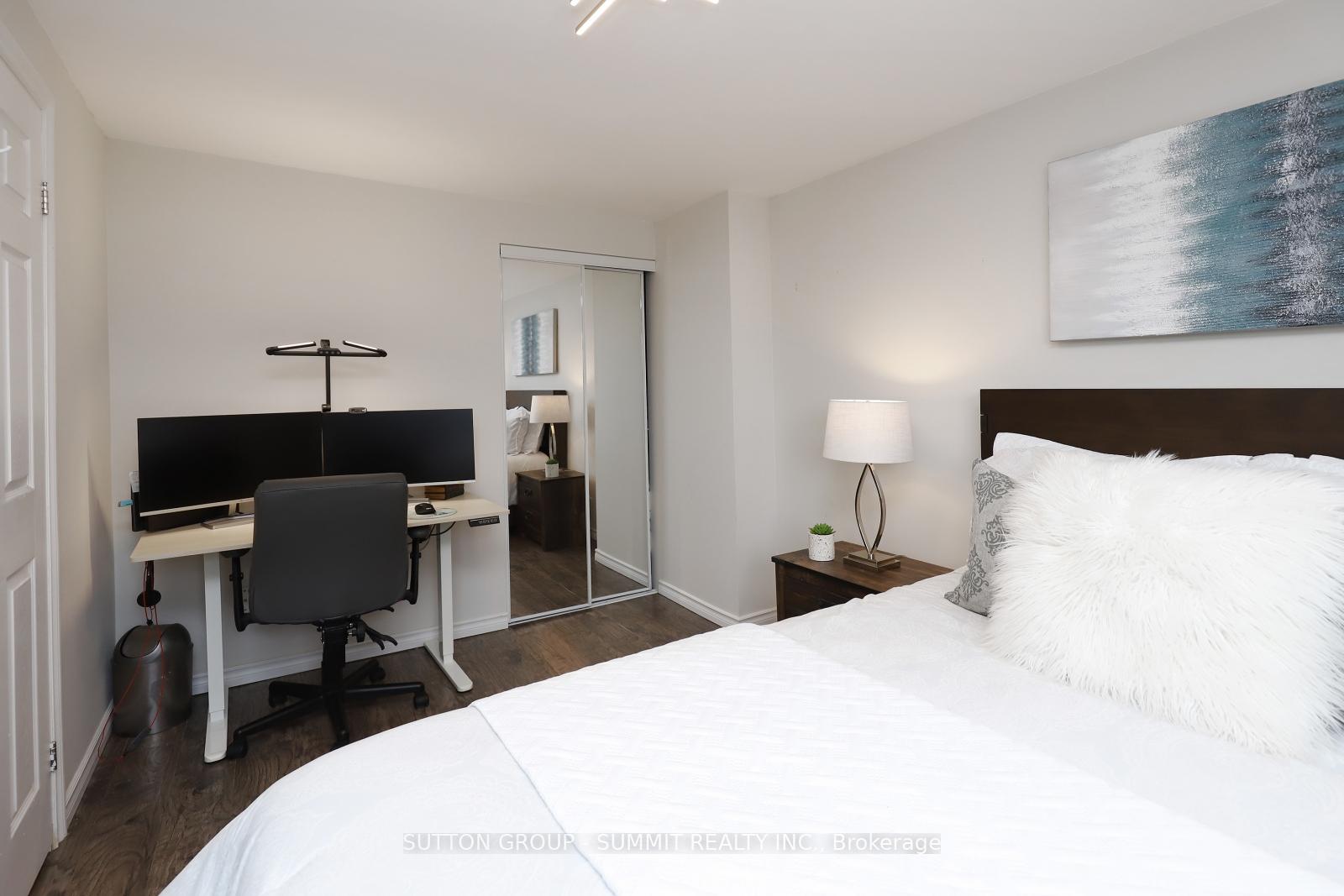 Photo 16 of 452 Boettger Place, Waterloo, Lincoln Village — HOMEH