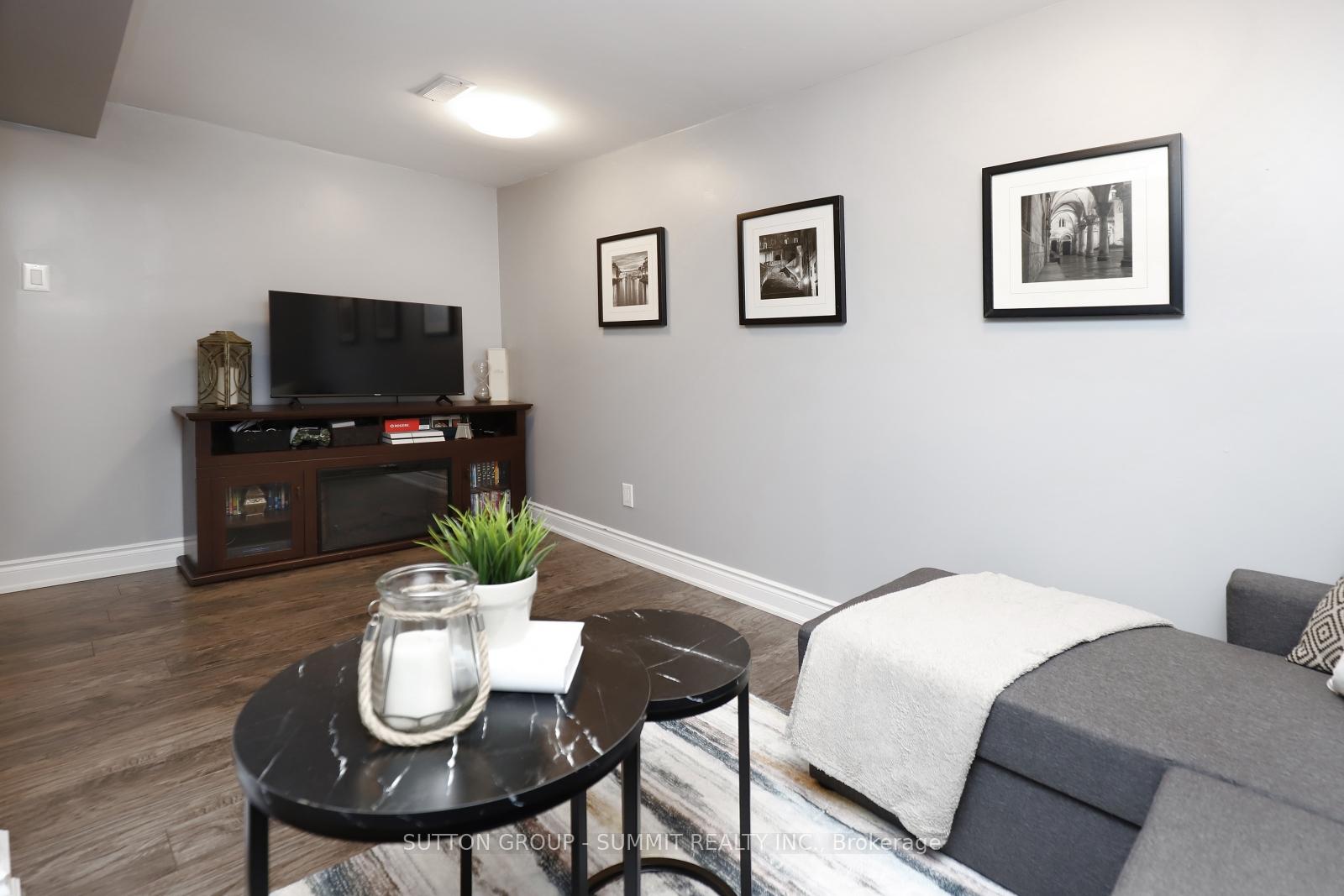 Photo 24 of 452 Boettger Place, Waterloo, Lincoln Village — HOMEH