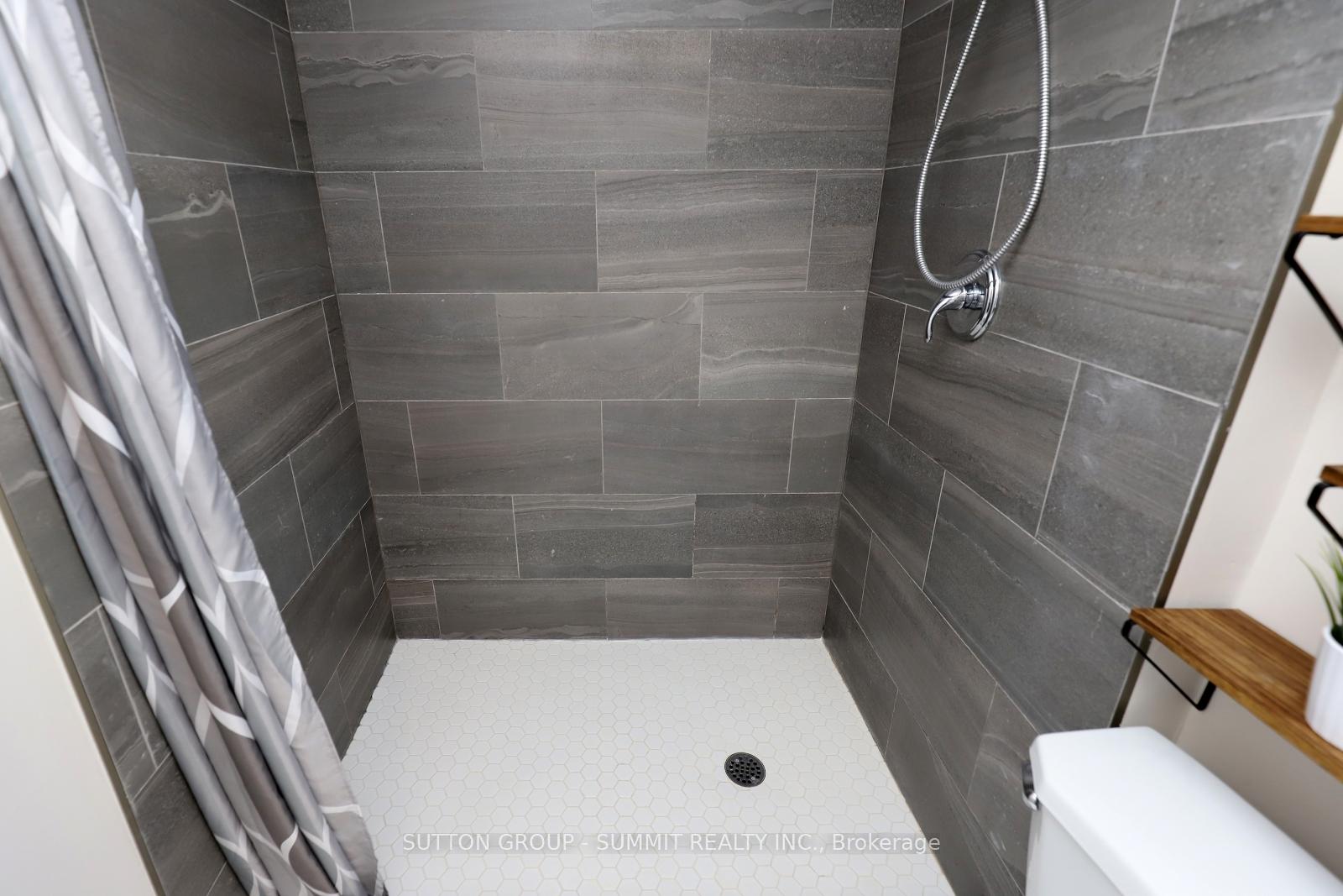 Photo 35 of 452 Boettger Place, Waterloo, Lincoln Village — HOMEH