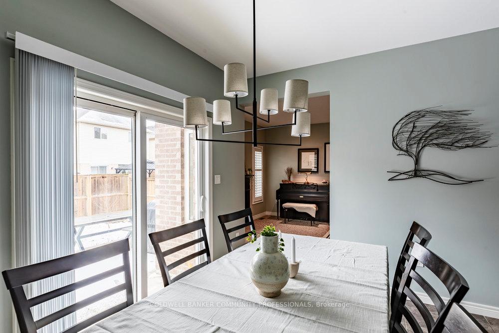 Photo 9 of 65 Crawford Drive, Hamilton, Kentley — HOMEH