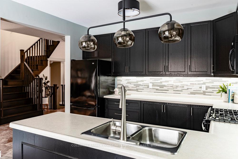 Photo 18 of 65 Crawford Drive, Hamilton, Kentley — HOMEH