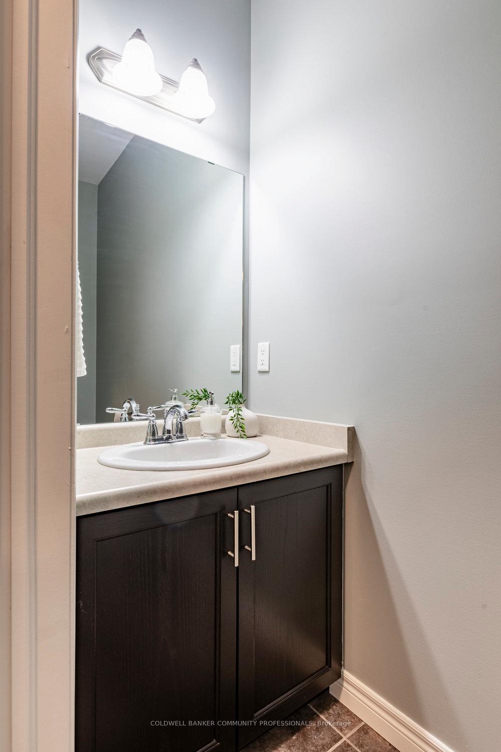 Photo 21 of 65 Crawford Drive, Hamilton, Kentley — HOMEH