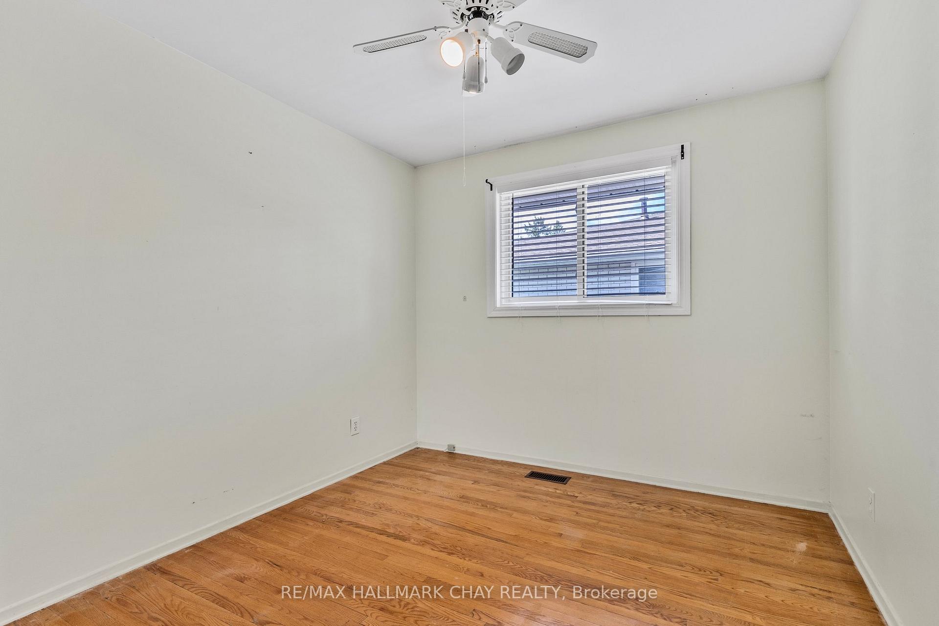 Photo 8 of Unit B, 3 College Crescent, Barrie, Grove East — HOMEH