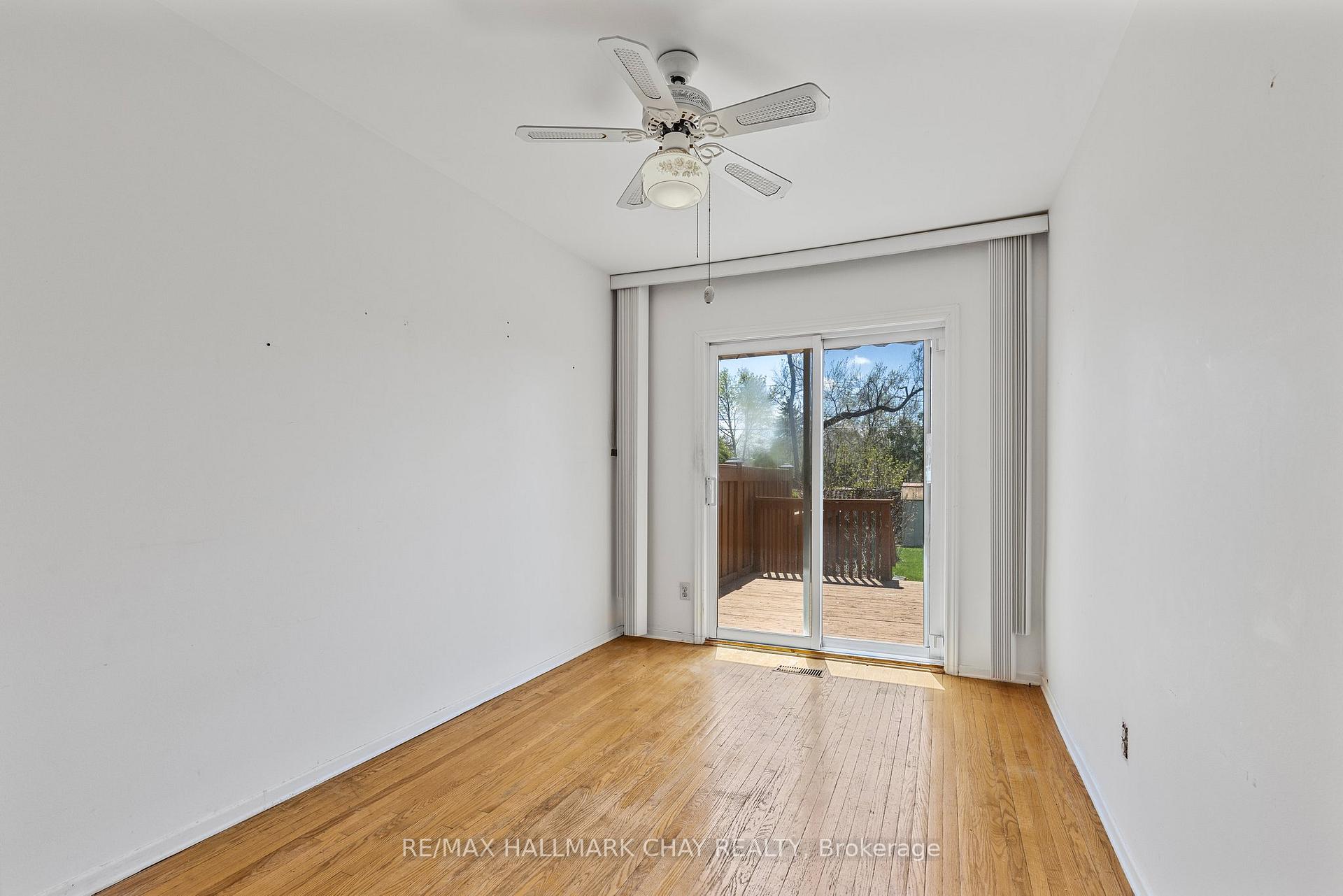 Photo 9 of Unit B, 3 College Crescent, Barrie, Grove East — HOMEH