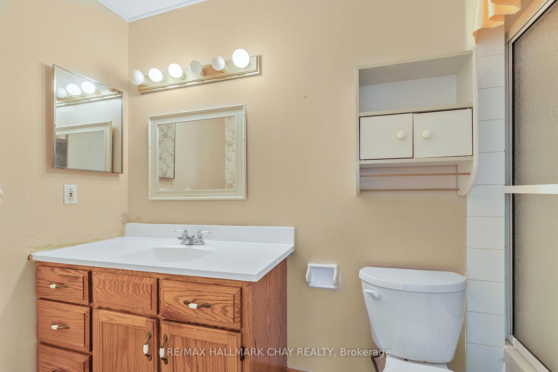 Photo 7 of Unit B, 3 College Crescent, Barrie, Grove East — HOMEH