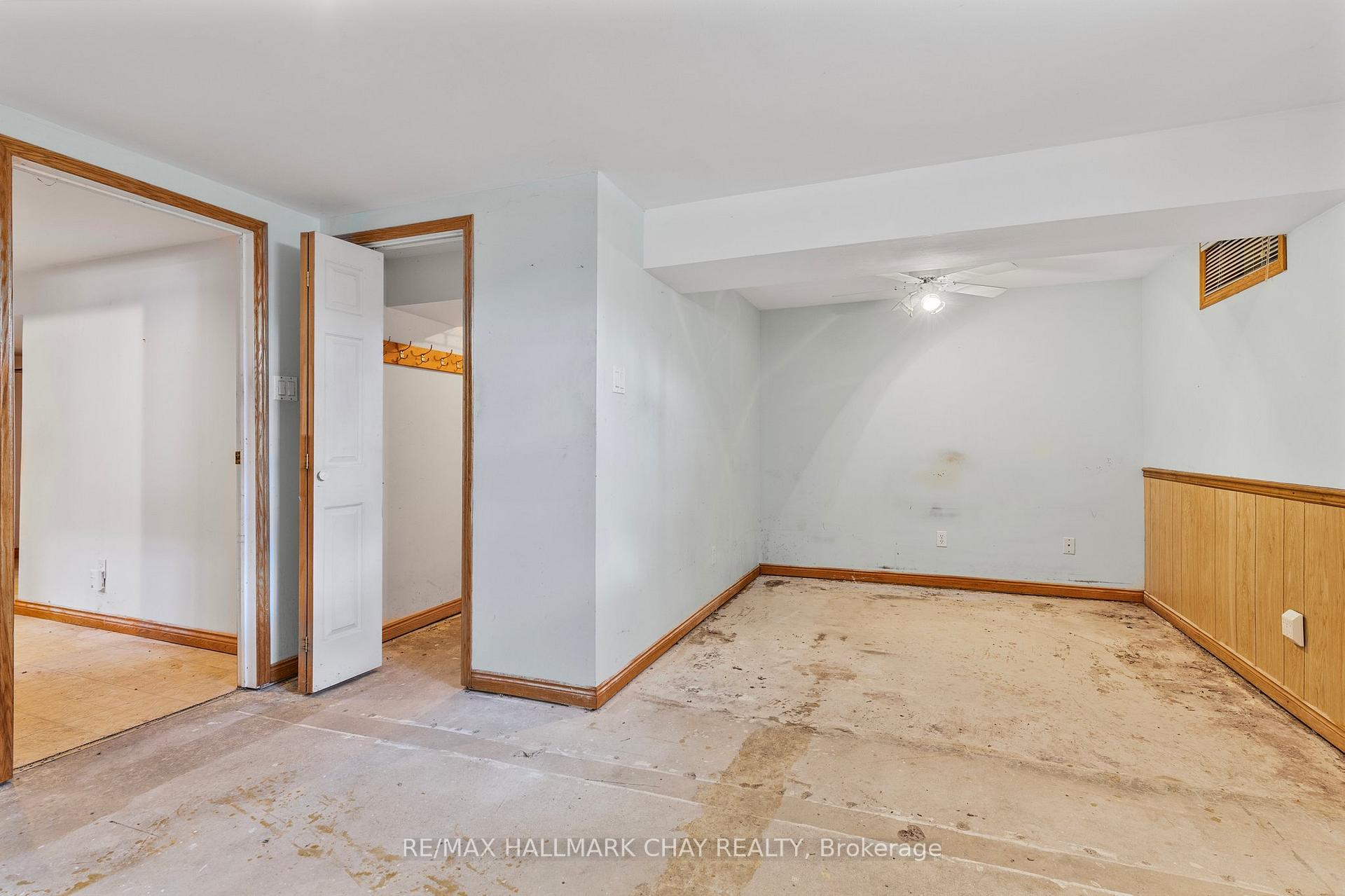 Photo 23 of Unit B, 3 College Crescent, Barrie, Grove East — HOMEH