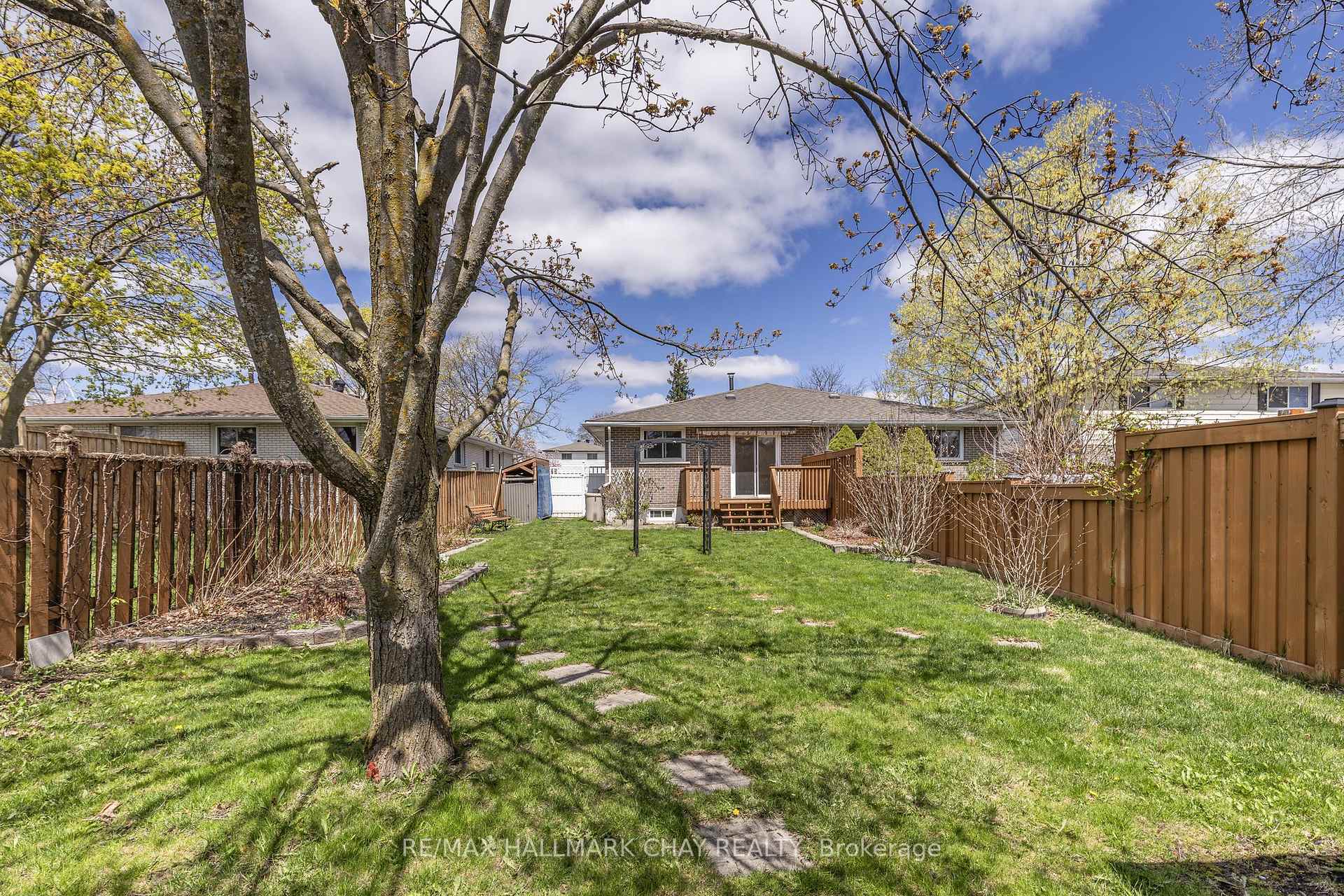 Photo 25 of Unit B, 3 College Crescent, Barrie, Grove East — HOMEH