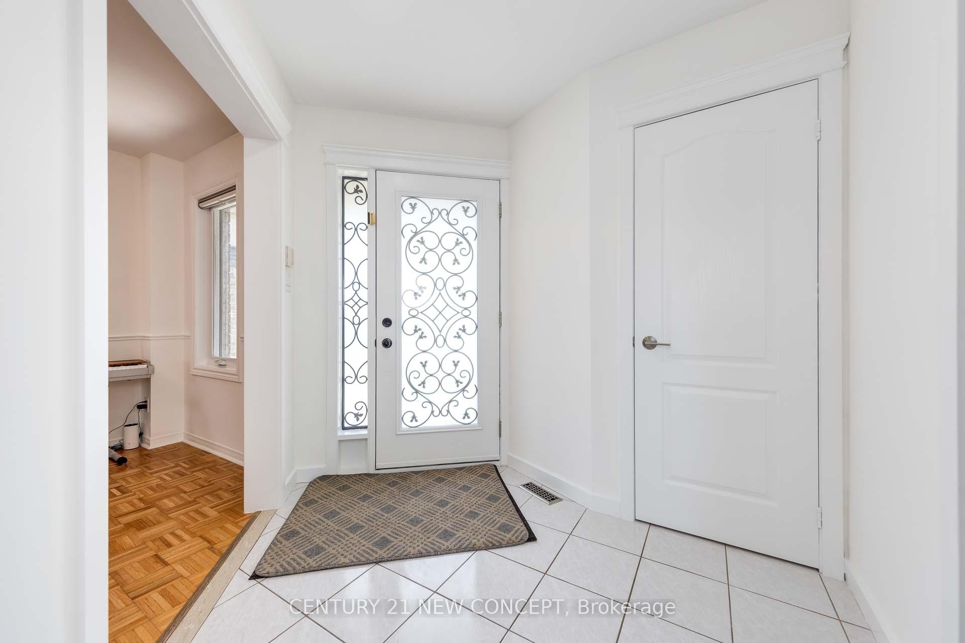 Photo 5 of 107 Primeau Drive, Aurora, Aurora Grove — HOMEH