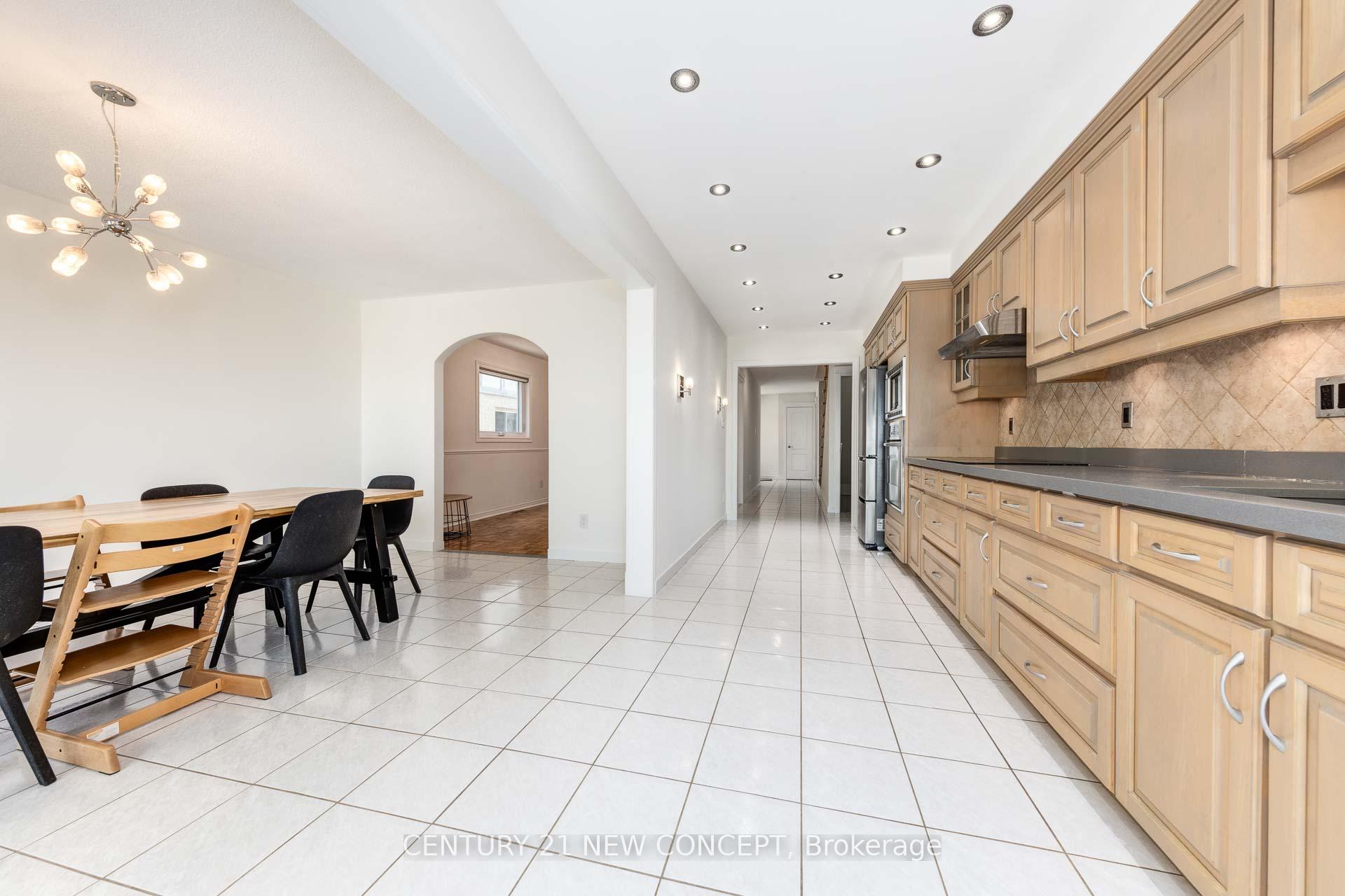Photo 12 of 107 Primeau Drive, Aurora, Aurora Grove — HOMEH