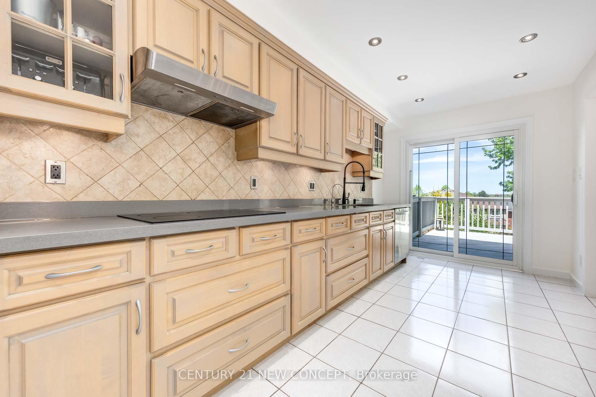 Photo 10 of 107 Primeau Drive, Aurora, Aurora Grove — HOMEH