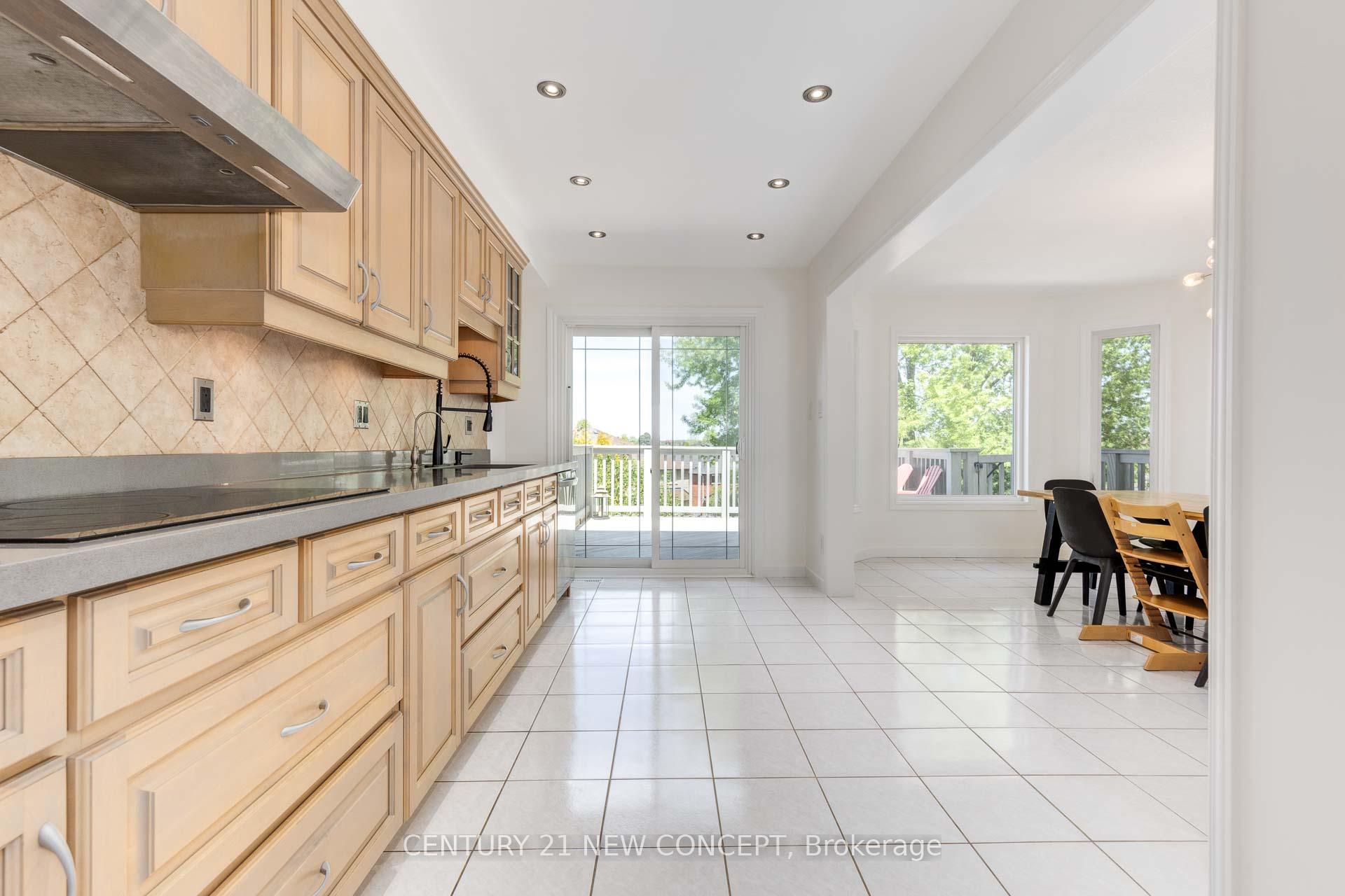 Photo 16 of 107 Primeau Drive, Aurora, Aurora Grove — HOMEH