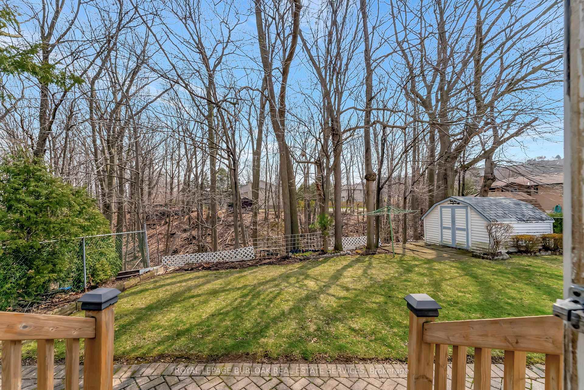 Photo 7 of 6 Alder Court, Hamilton, Stoney Creek — HOMEH