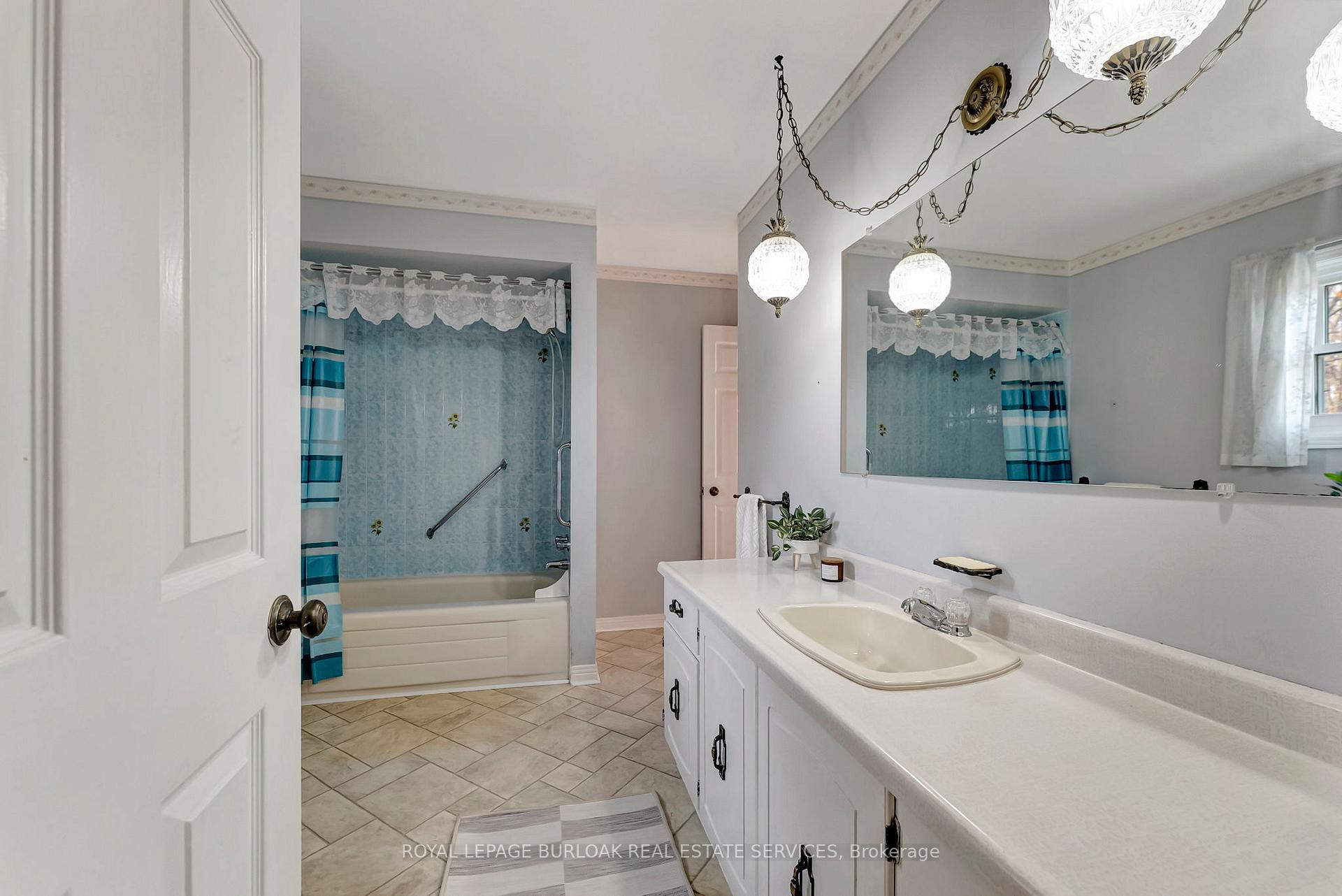 Photo 20 of 6 Alder Court, Hamilton, Stoney Creek — HOMEH