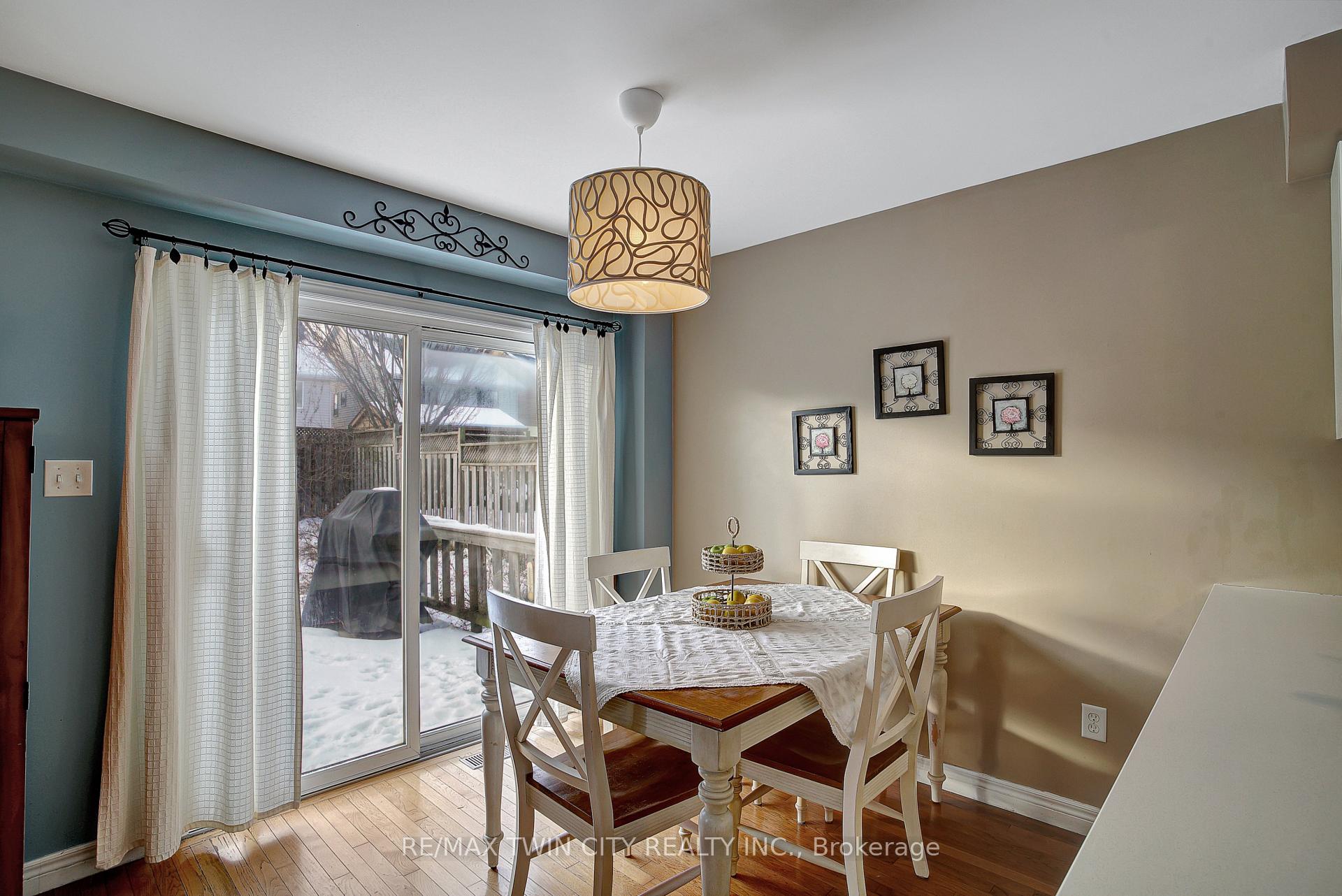 Photo 4 of 24 Bluewater Drive, Cambridge — HOMEH