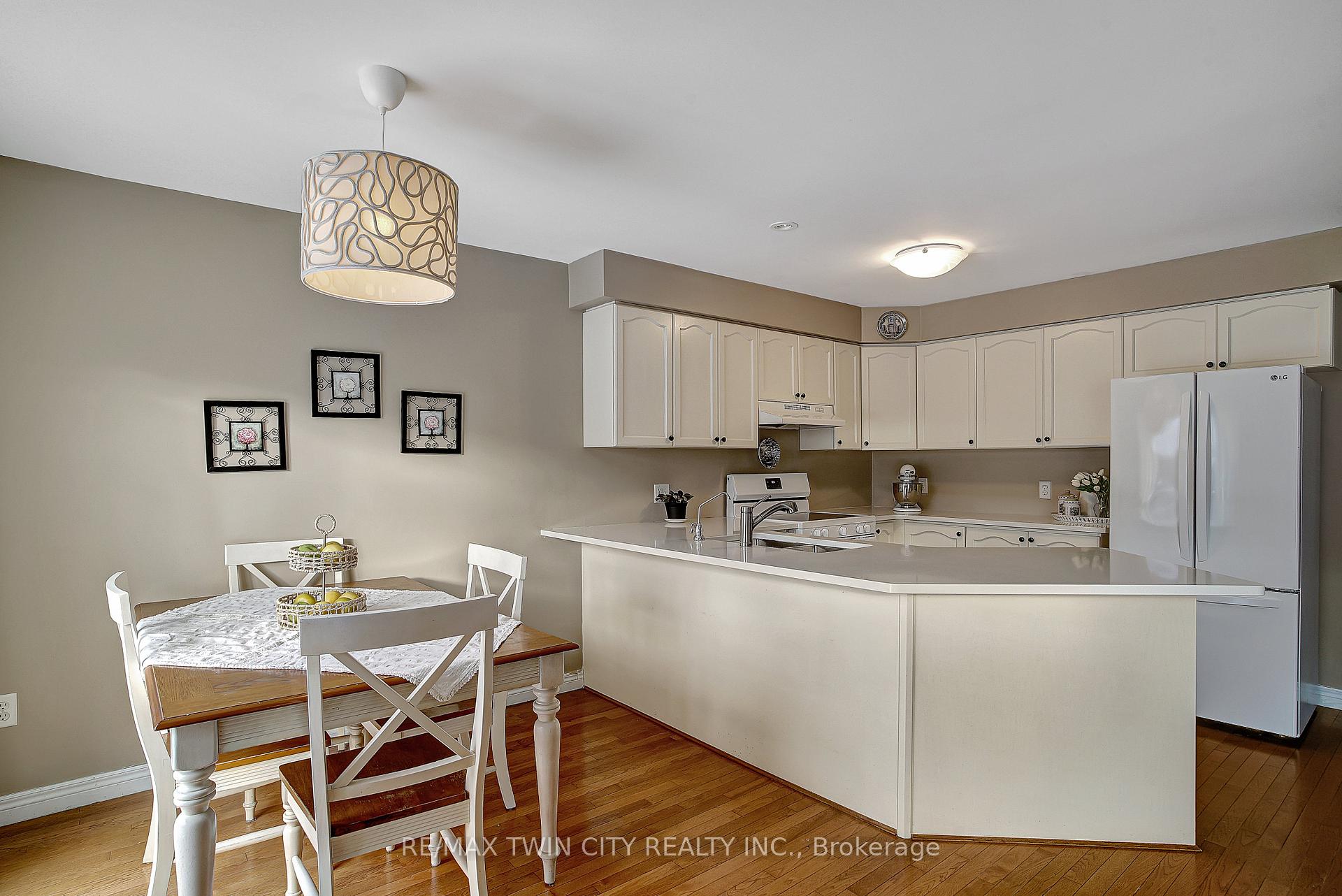 Photo 14 of 24 Bluewater Drive, Cambridge — HOMEH
