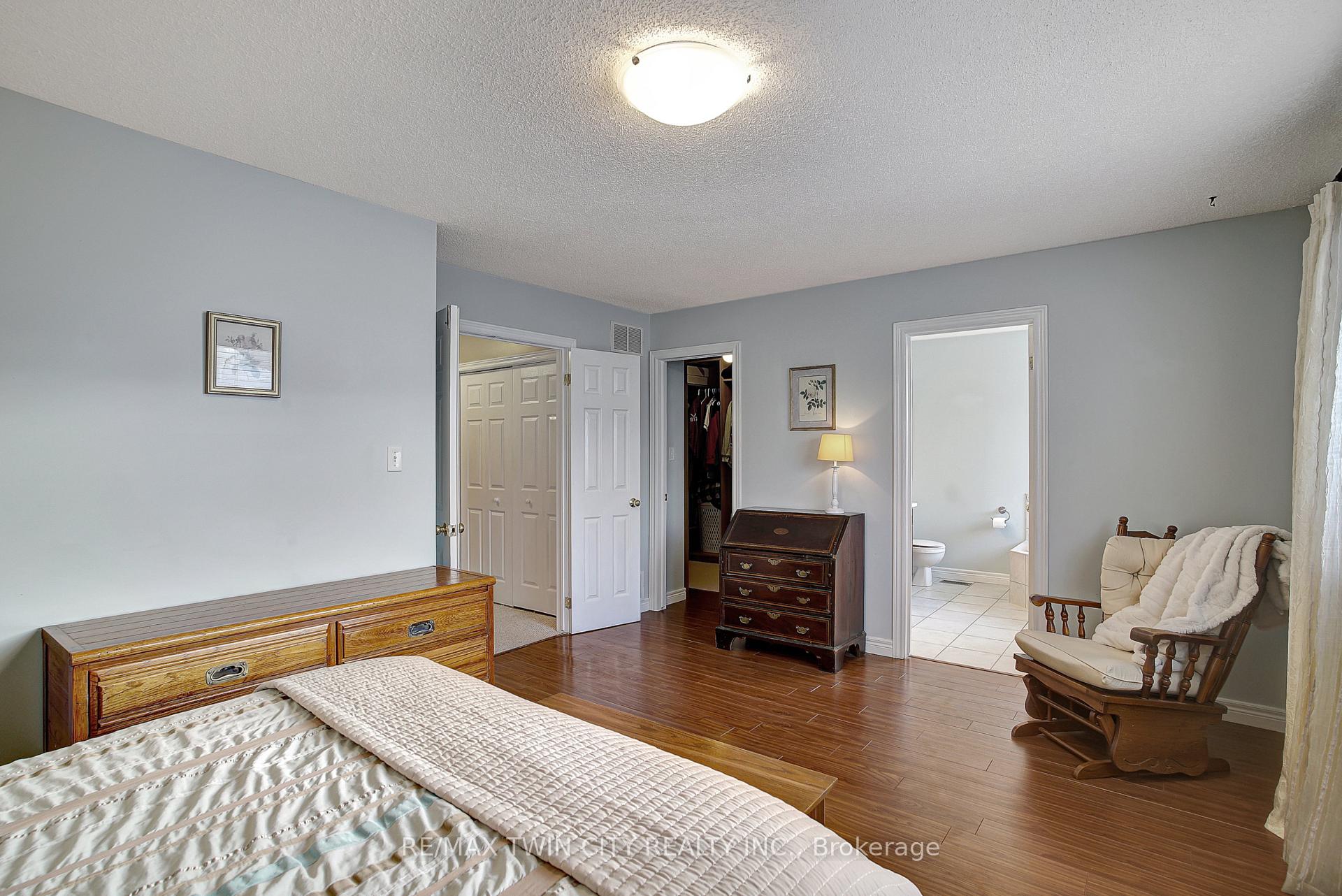 Photo 18 of 24 Bluewater Drive, Cambridge — HOMEH
