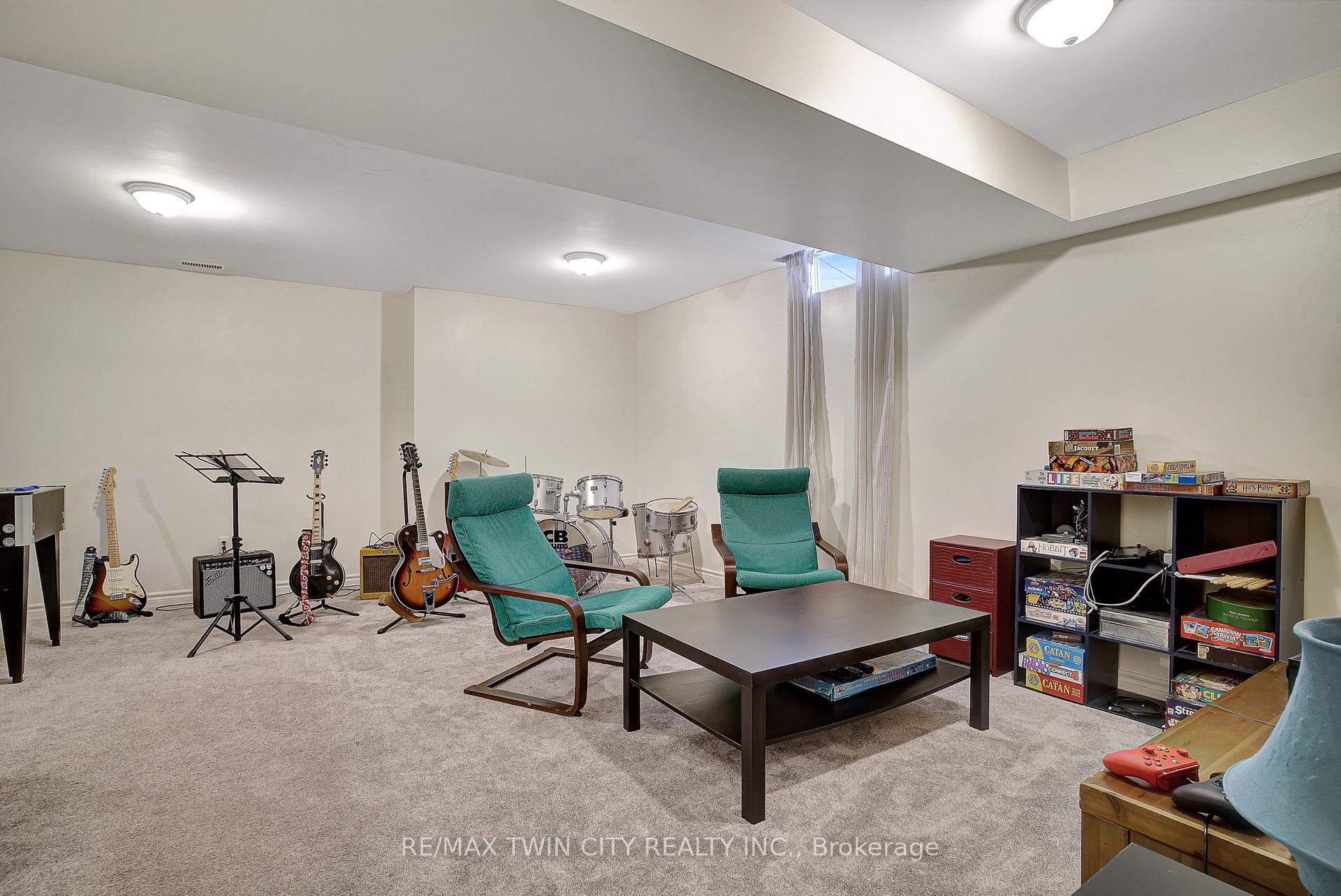 Photo 31 of 24 Bluewater Drive, Cambridge — HOMEH