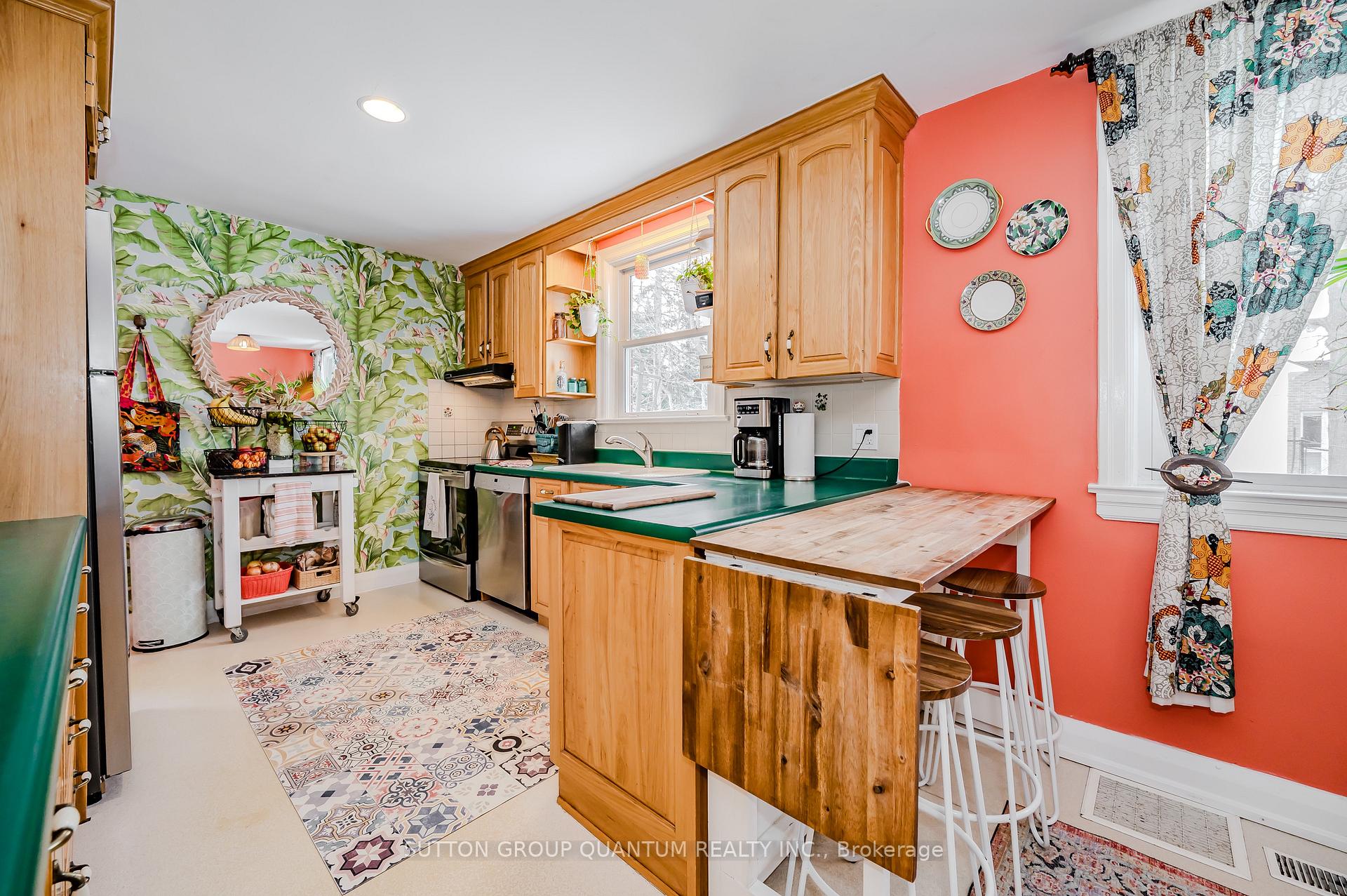 Photo 8 of 15 Mayfair Avenue, Hamilton, Dundas — HOMEH